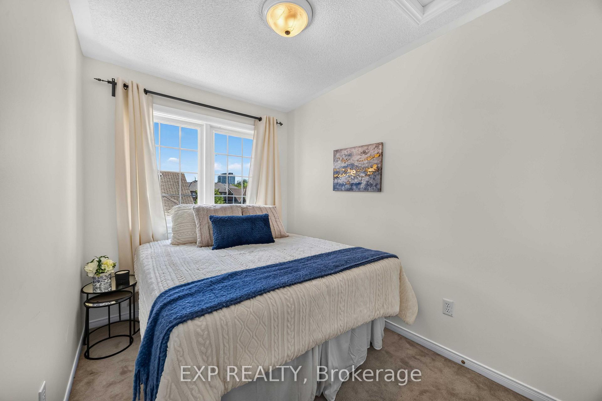 Photo 32 of 5 Garden Park Lane, Brampton, Downtown Brampton — HOMEH