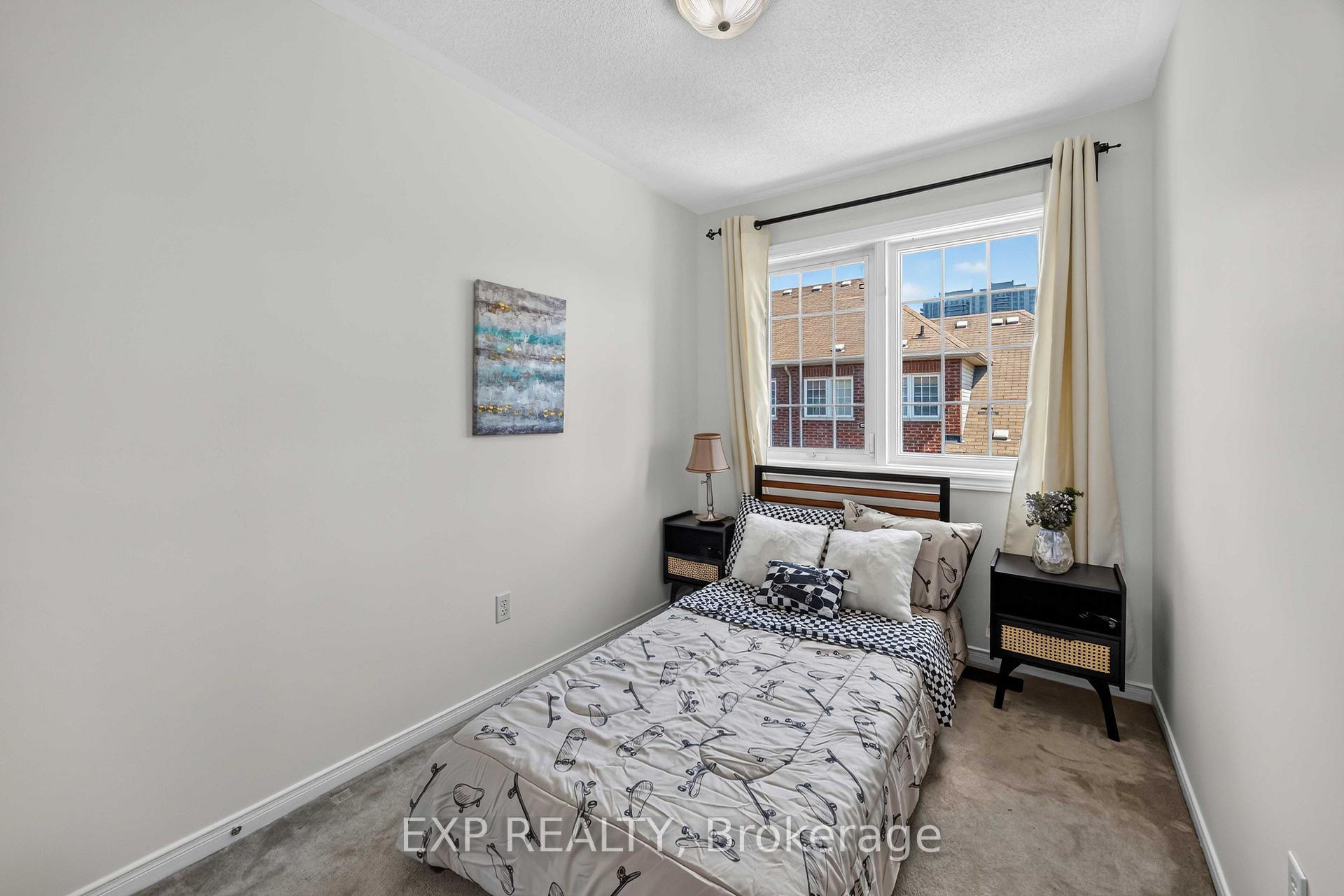 Photo 34 of 5 Garden Park Lane, Brampton, Downtown Brampton — HOMEH