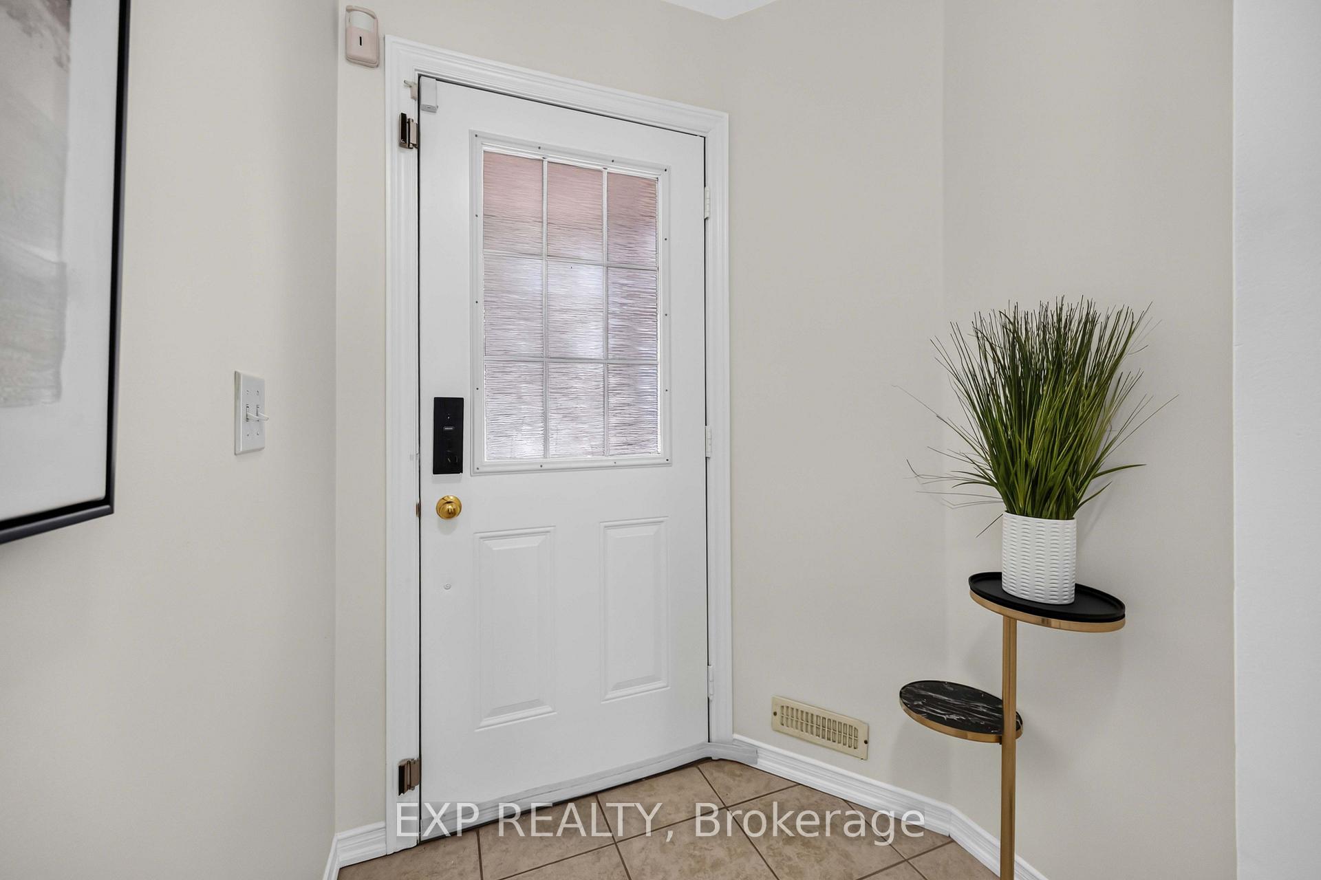 Photo 37 of 5 Garden Park Lane, Brampton, Downtown Brampton — HOMEH