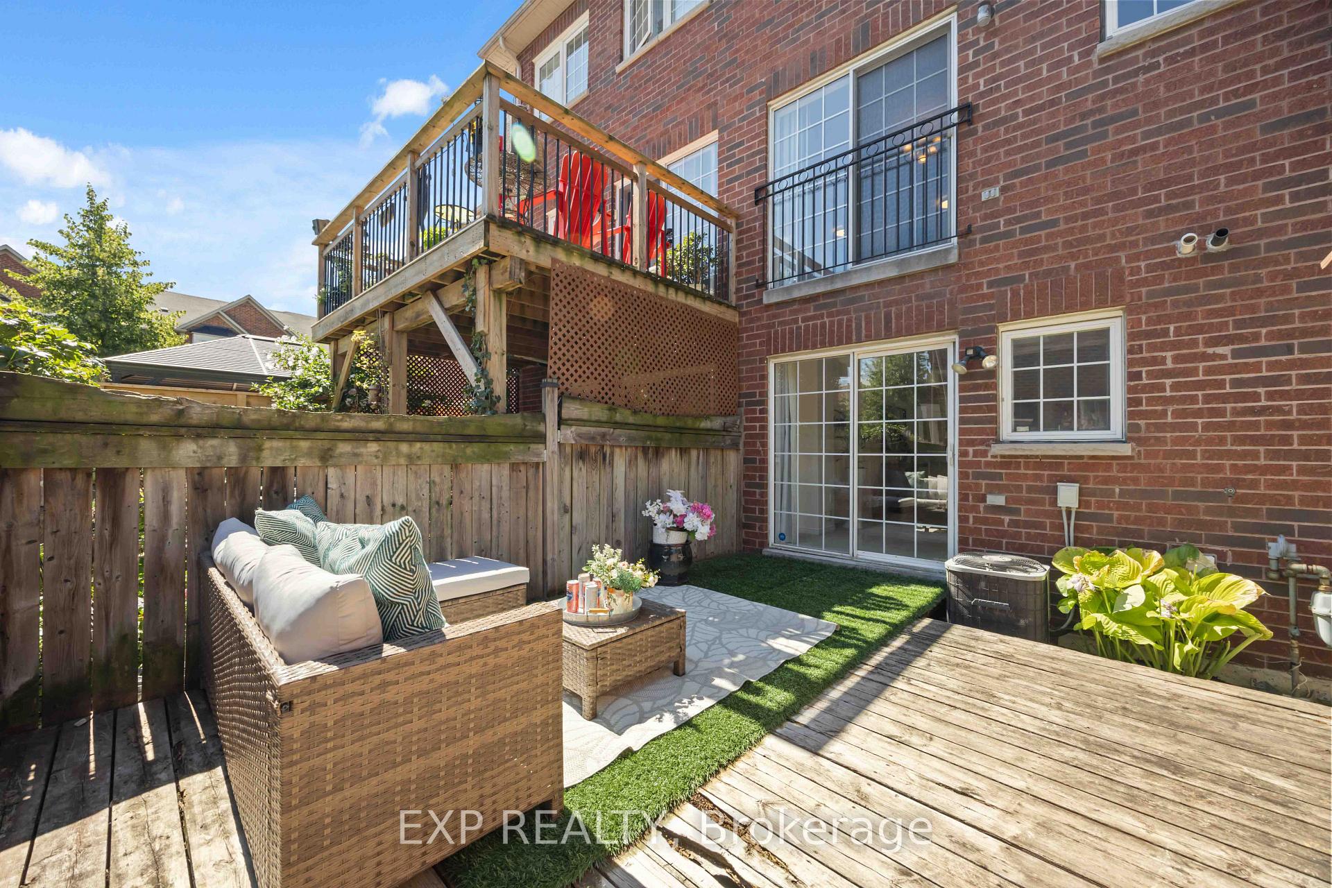 Photo 46 of 5 Garden Park Lane, Brampton, Downtown Brampton — HOMEH