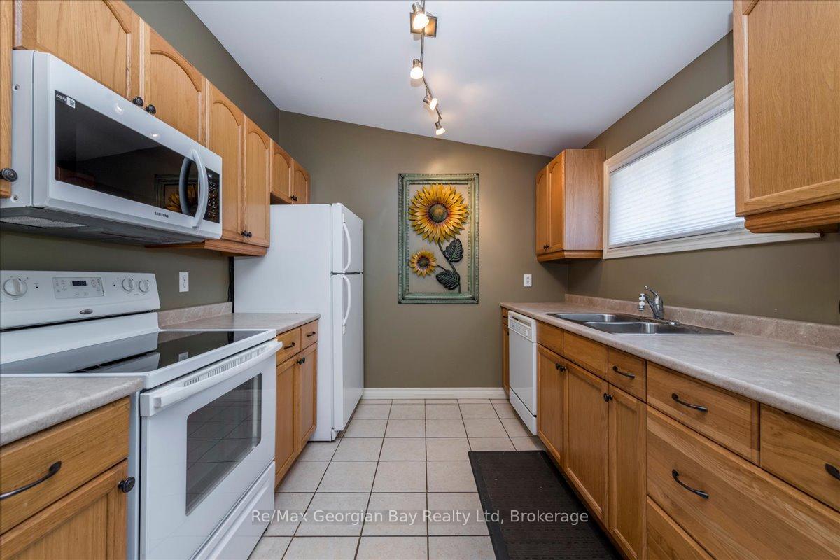 Photo 8 of 1339 Everton Road, Midland — HOMEH