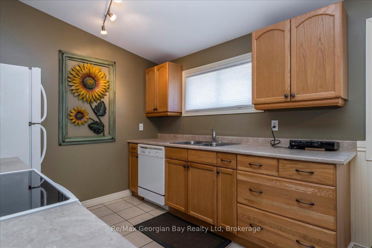 Photo 10 of 1339 Everton Road, Midland — HOMEH