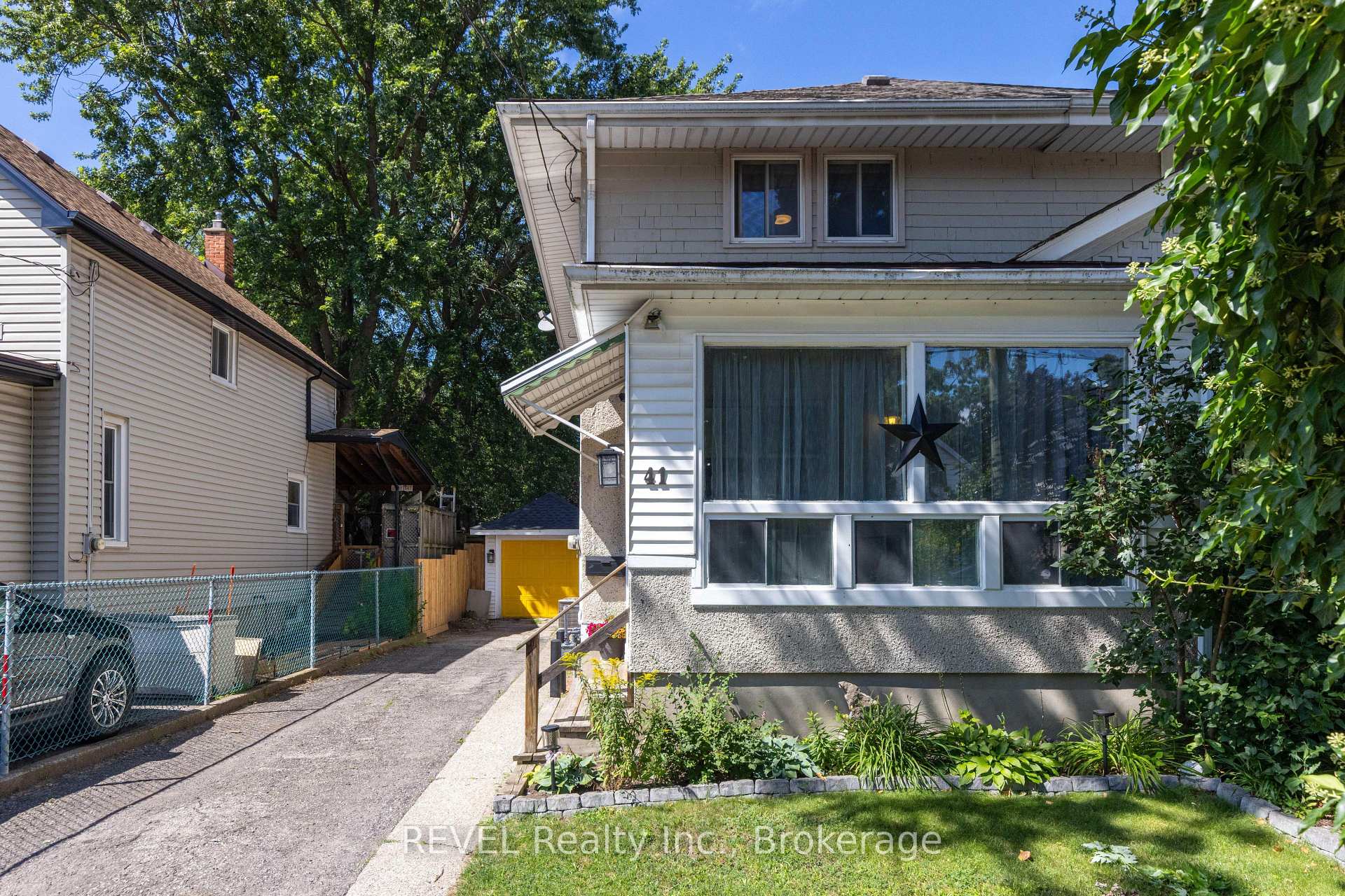 Photo 2 of 41 Ottawa Street, St. Catharines, Downtown — HOMEH