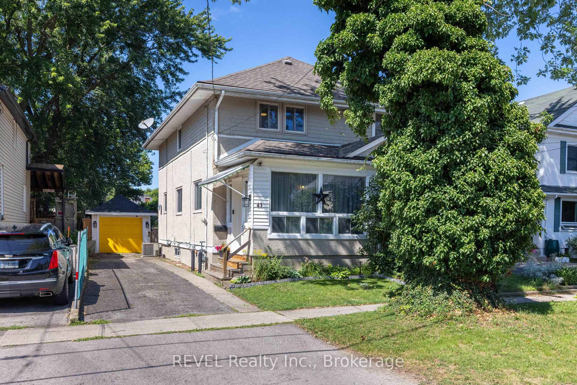 Photo 3 of 41 Ottawa Street, St. Catharines, Downtown — HOMEH