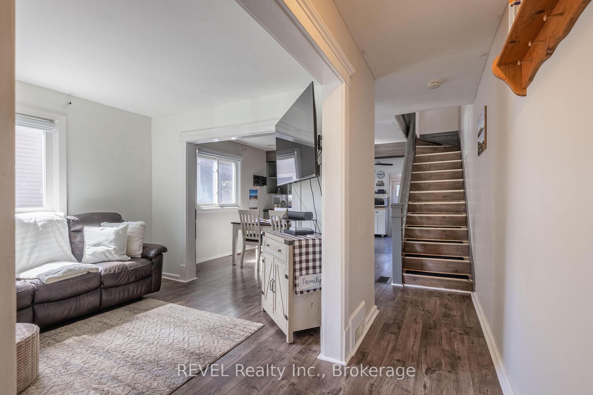 Photo 8 of 41 Ottawa Street, St. Catharines, Downtown — HOMEH