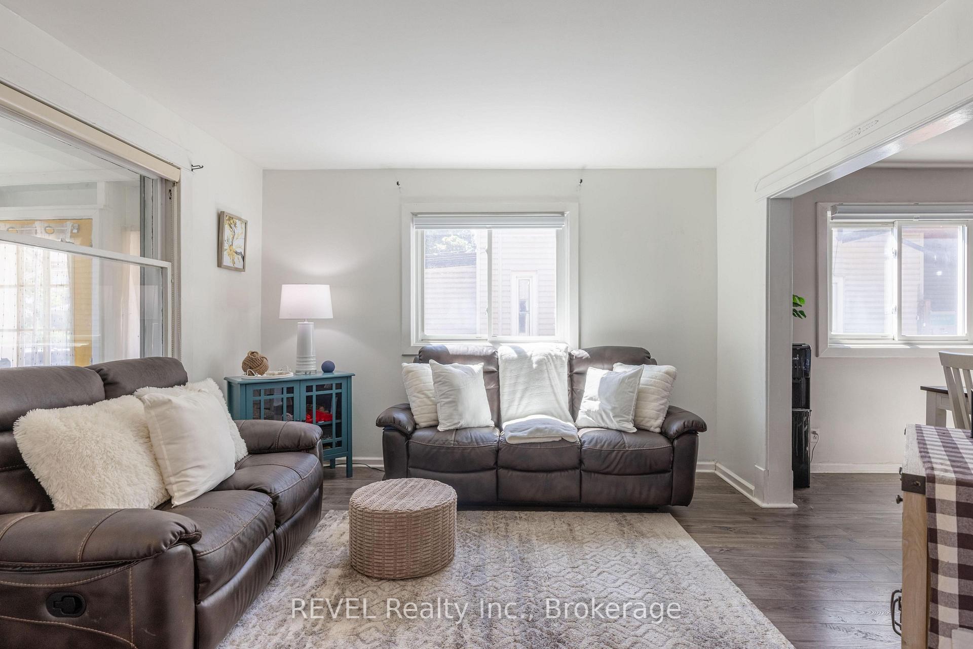 Photo 10 of 41 Ottawa Street, St. Catharines, Downtown — HOMEH