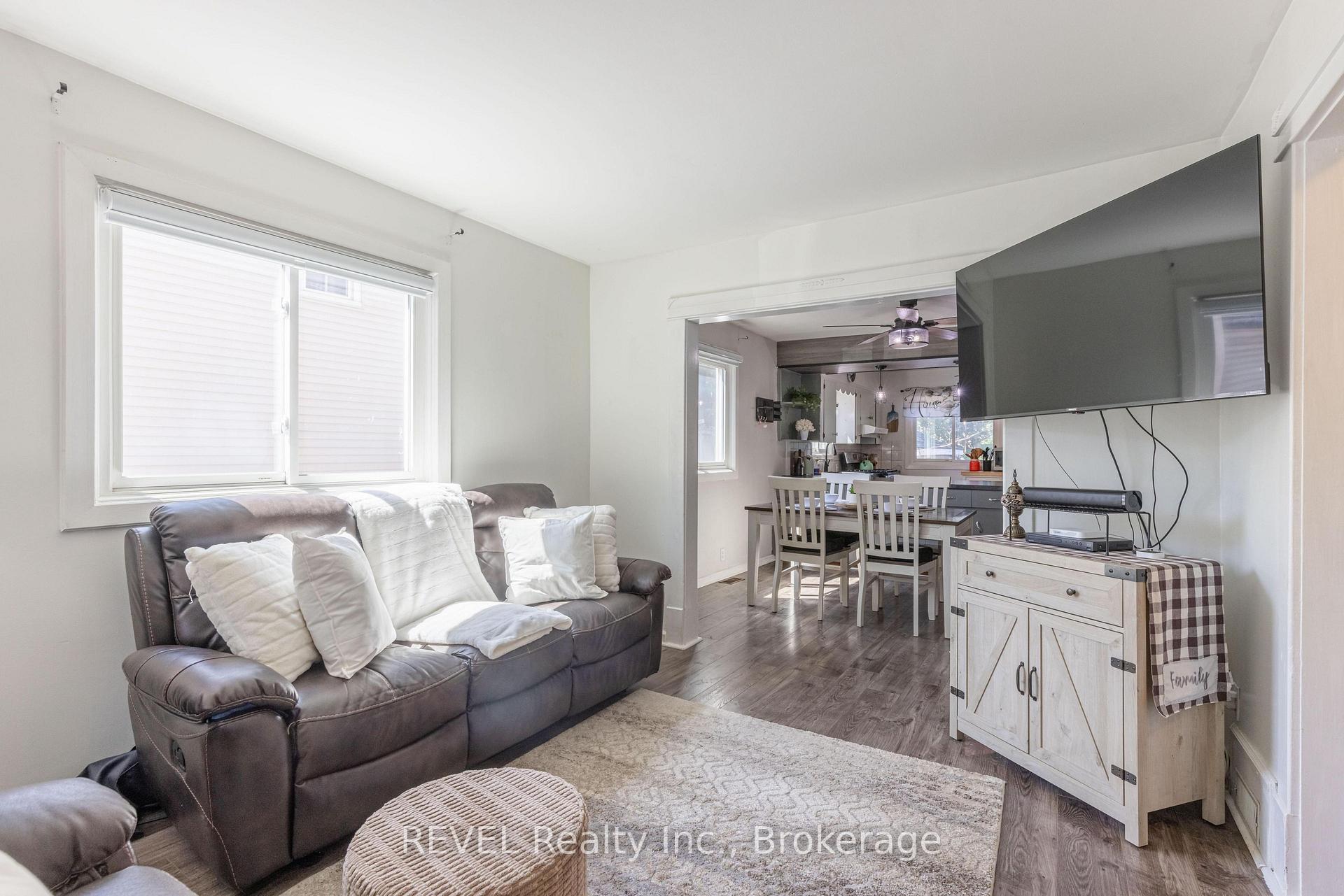 Photo 12 of 41 Ottawa Street, St. Catharines, Downtown — HOMEH