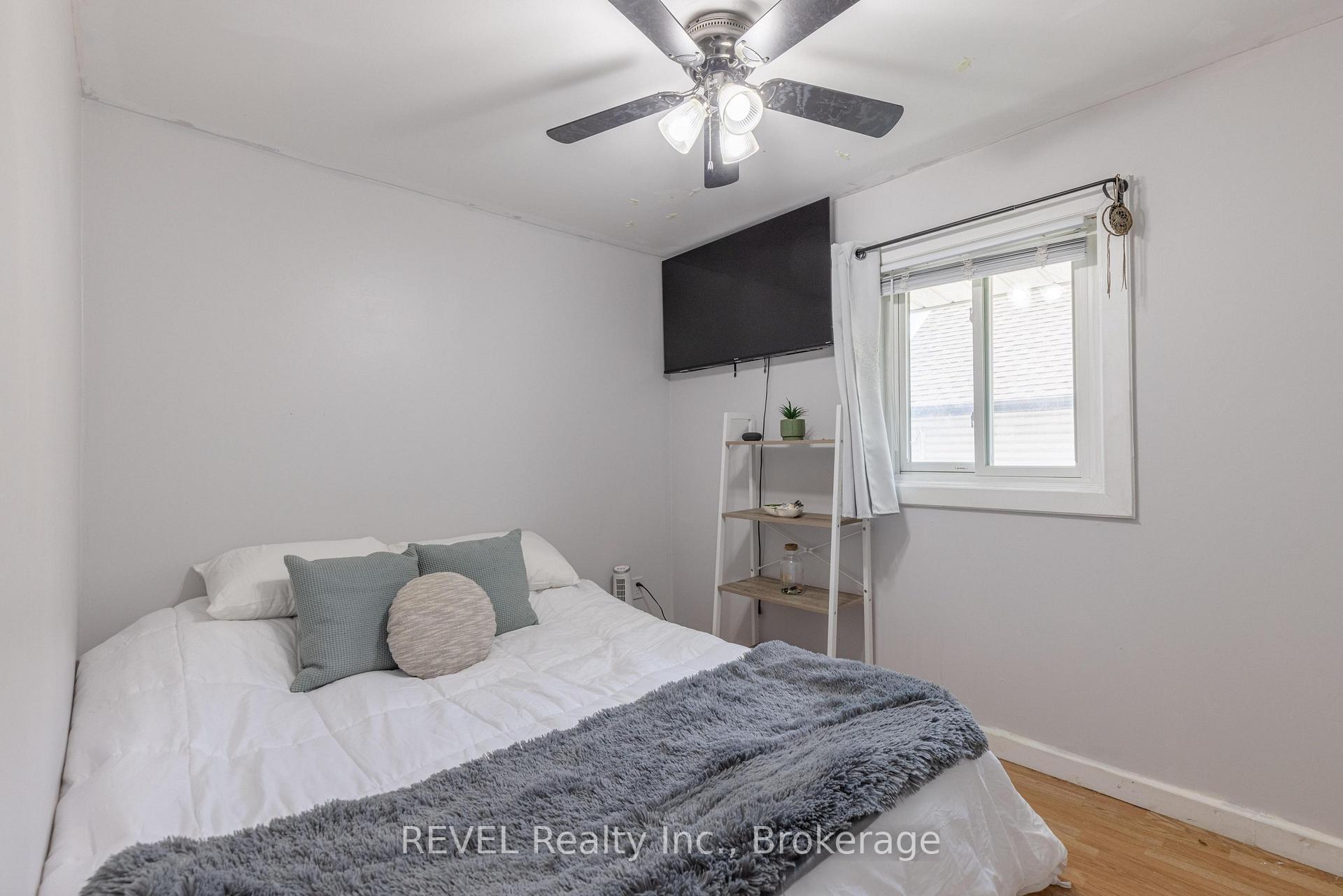 Photo 21 of 41 Ottawa Street, St. Catharines, Downtown — HOMEH