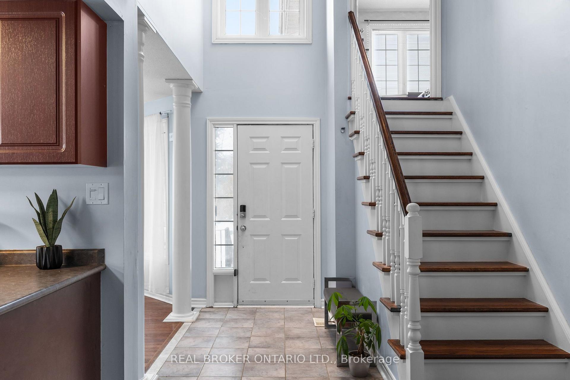 Photo 3 of 31 Bell Street, Barrie, Ardagh — HOMEH