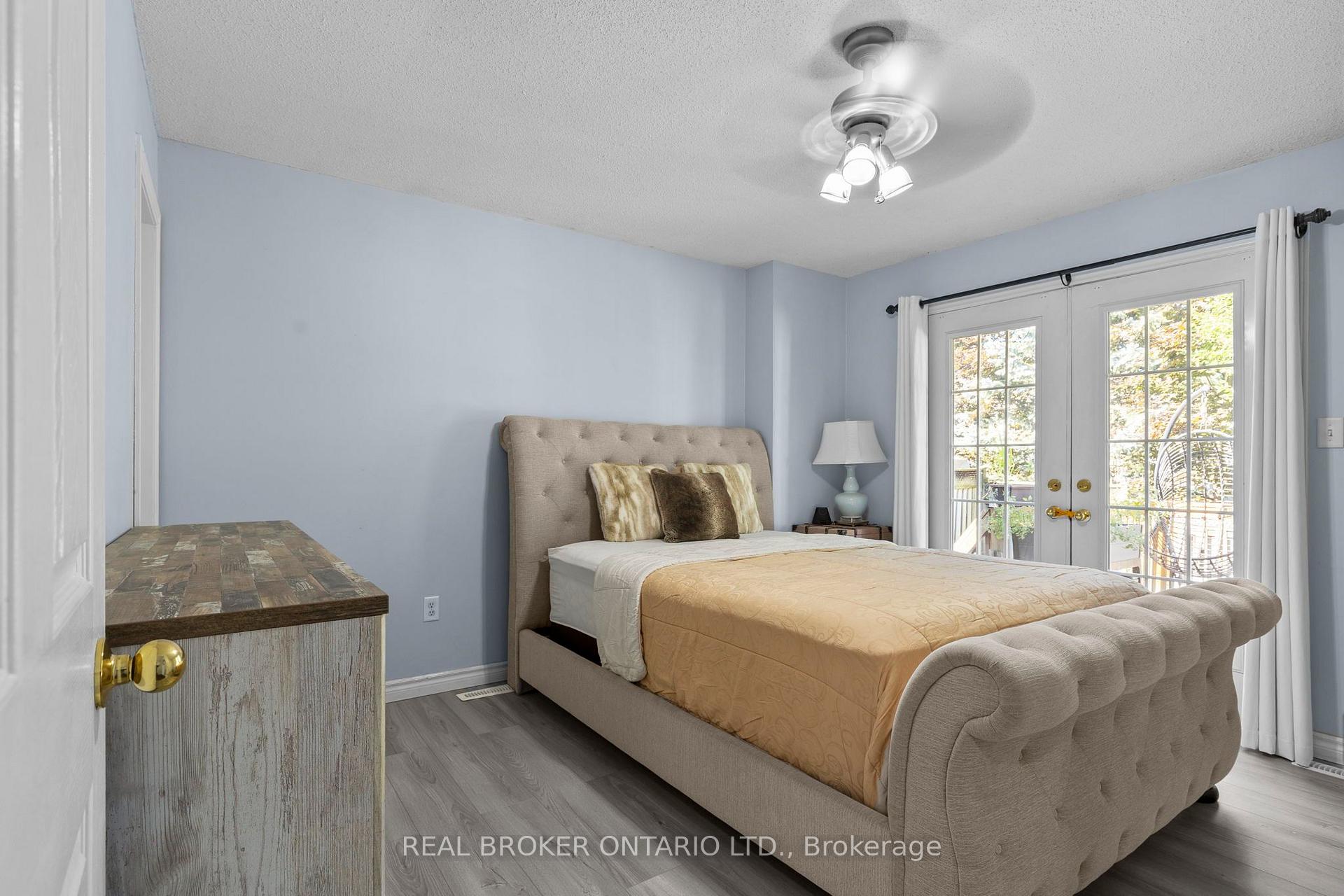 Photo 13 of 31 Bell Street, Barrie, Ardagh — HOMEH