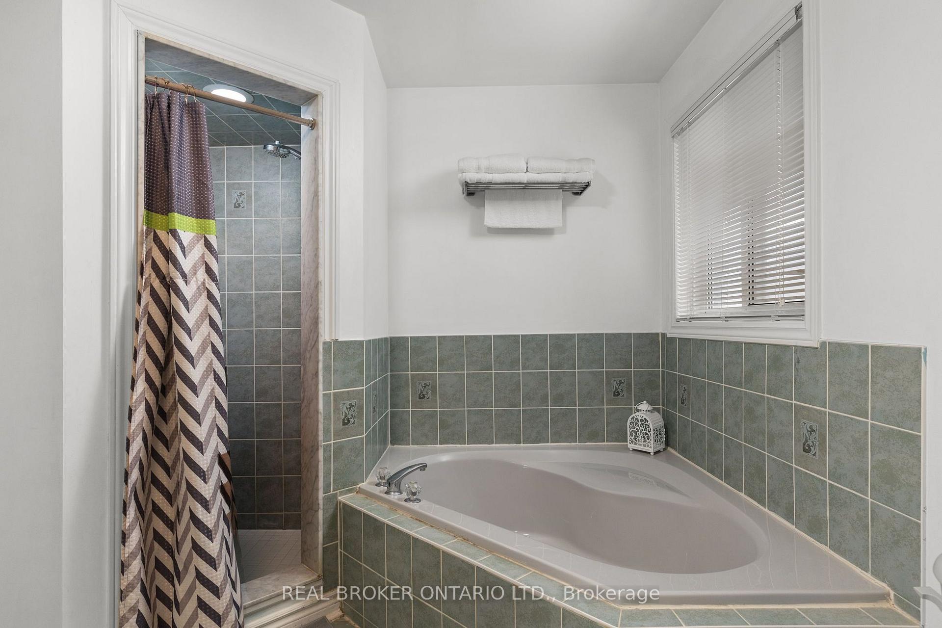 Photo 14 of 31 Bell Street, Barrie, Ardagh — HOMEH