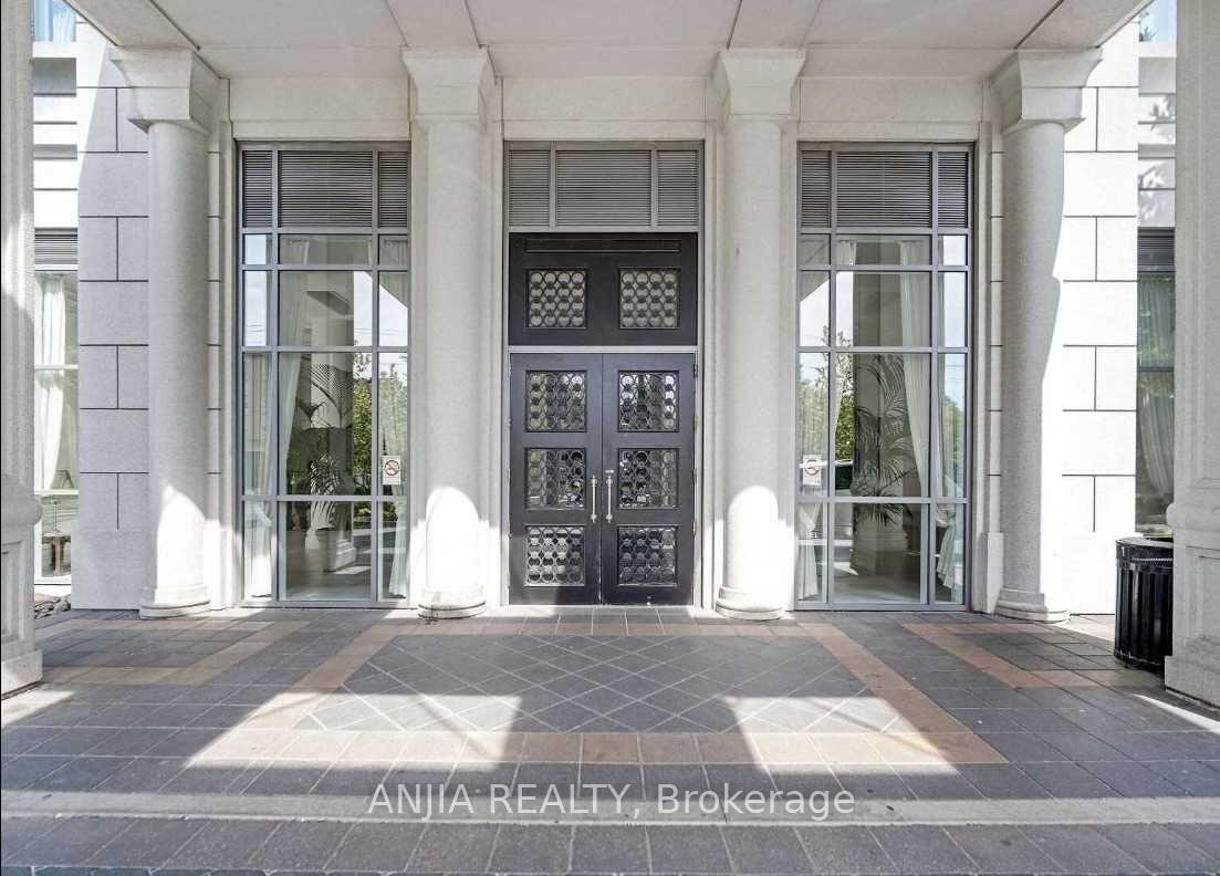 Front of Unit 1024, 25 Greenview Avenue