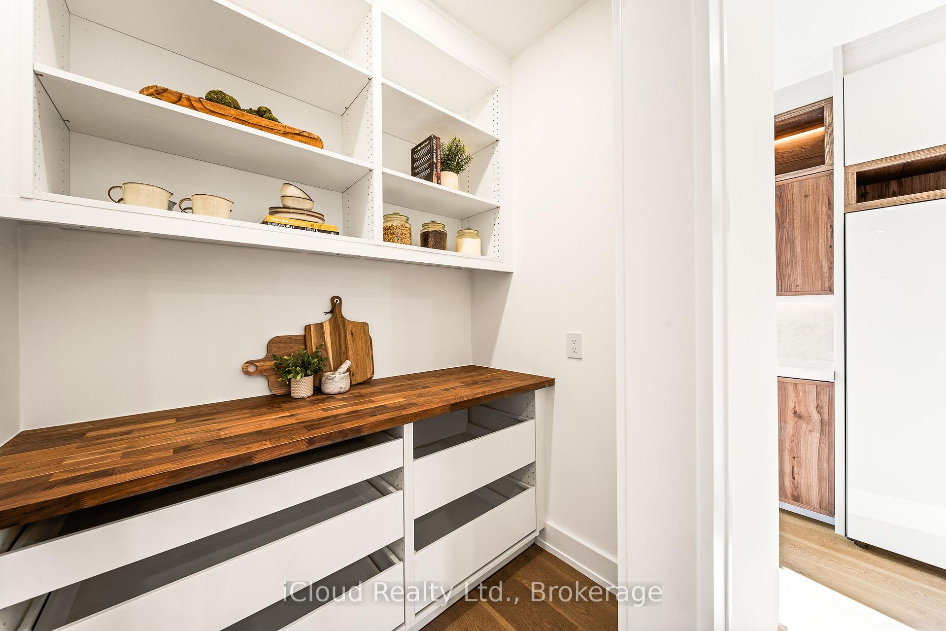 Photo 13 of 1140 Ogden Avenue, Mississauga, Lakeview — HOMEH