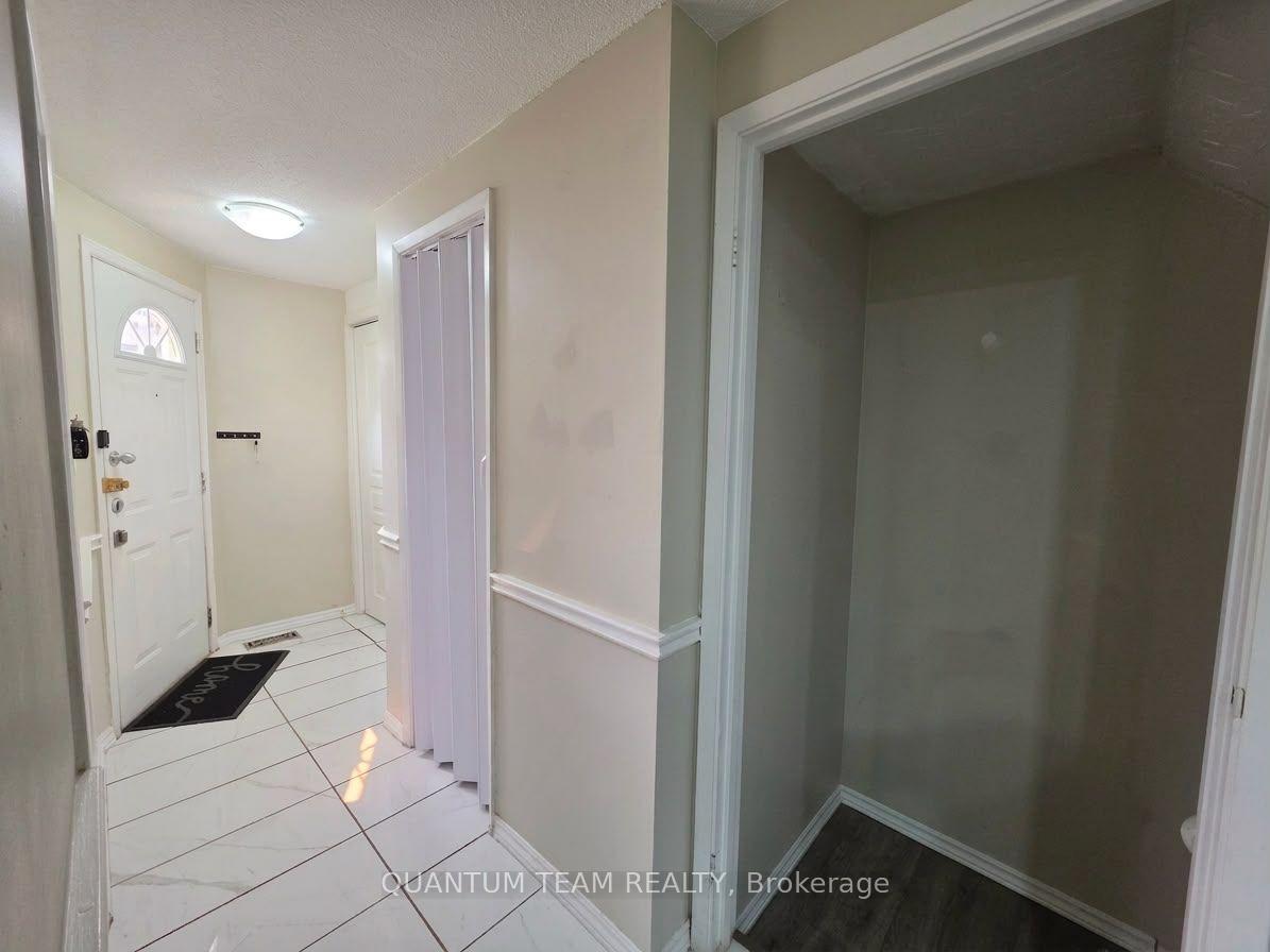 Photo 3 of Unit 49, 5982 Dunn Street, Niagara Falls, Arad/Fallsview — HOMEH