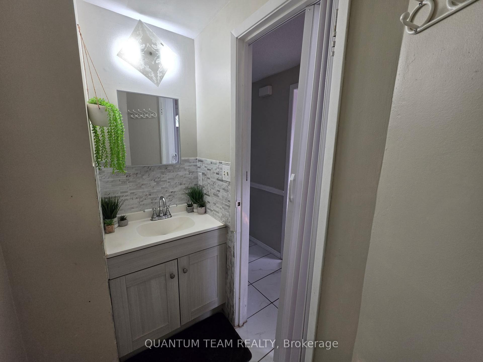 Photo 13 of Unit 49, 5982 Dunn Street, Niagara Falls, Arad/Fallsview — HOMEH