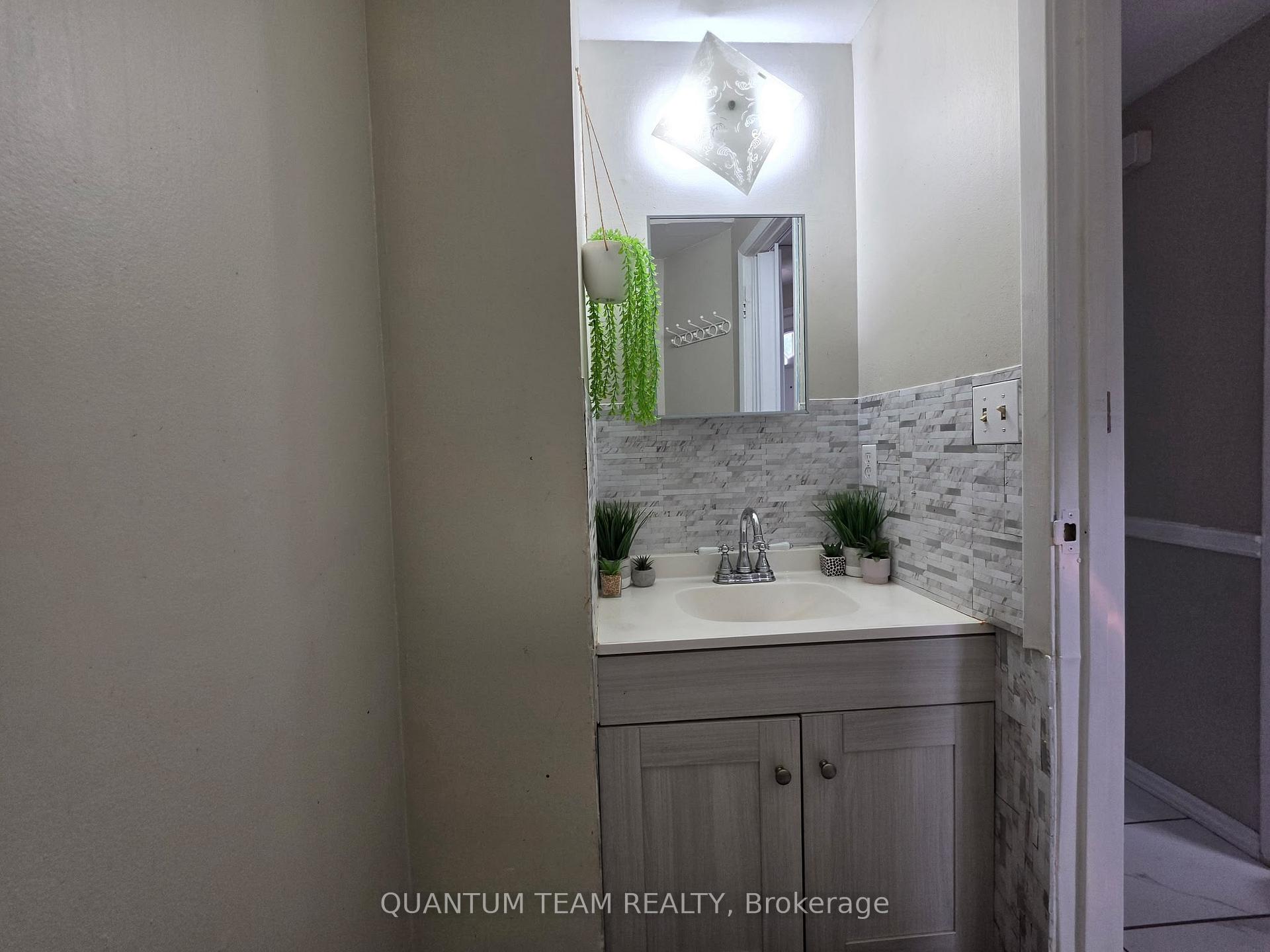 Photo 14 of Unit 49, 5982 Dunn Street, Niagara Falls, Arad/Fallsview — HOMEH
