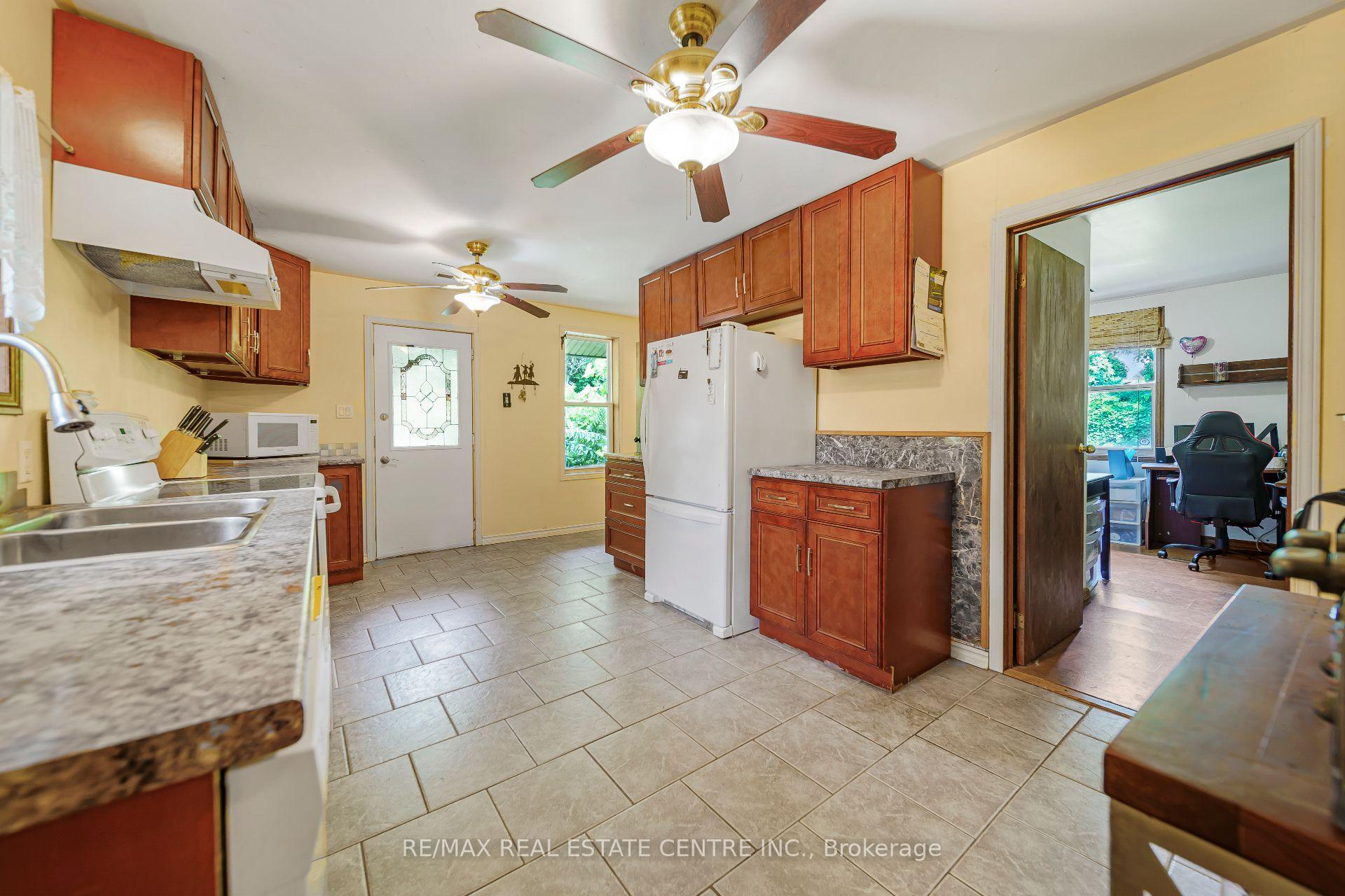 Photo 15 of 1374 5th Concession Road W, Hamilton, Rural Flamborough — HOMEH