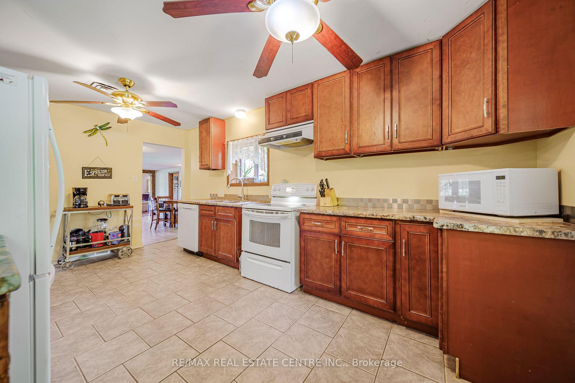 Photo 17 of 1374 5th Concession Road W, Hamilton, Rural Flamborough — HOMEH