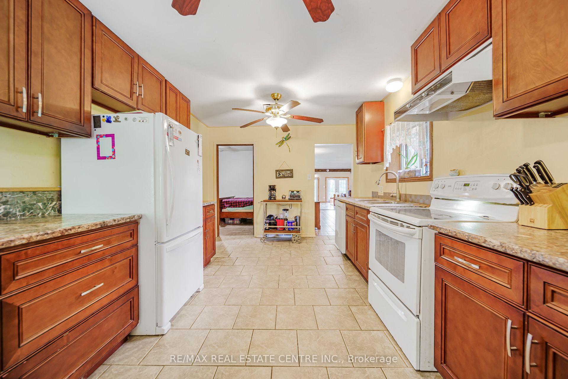 Photo 19 of 1374 5th Concession Road W, Hamilton, Rural Flamborough — HOMEH