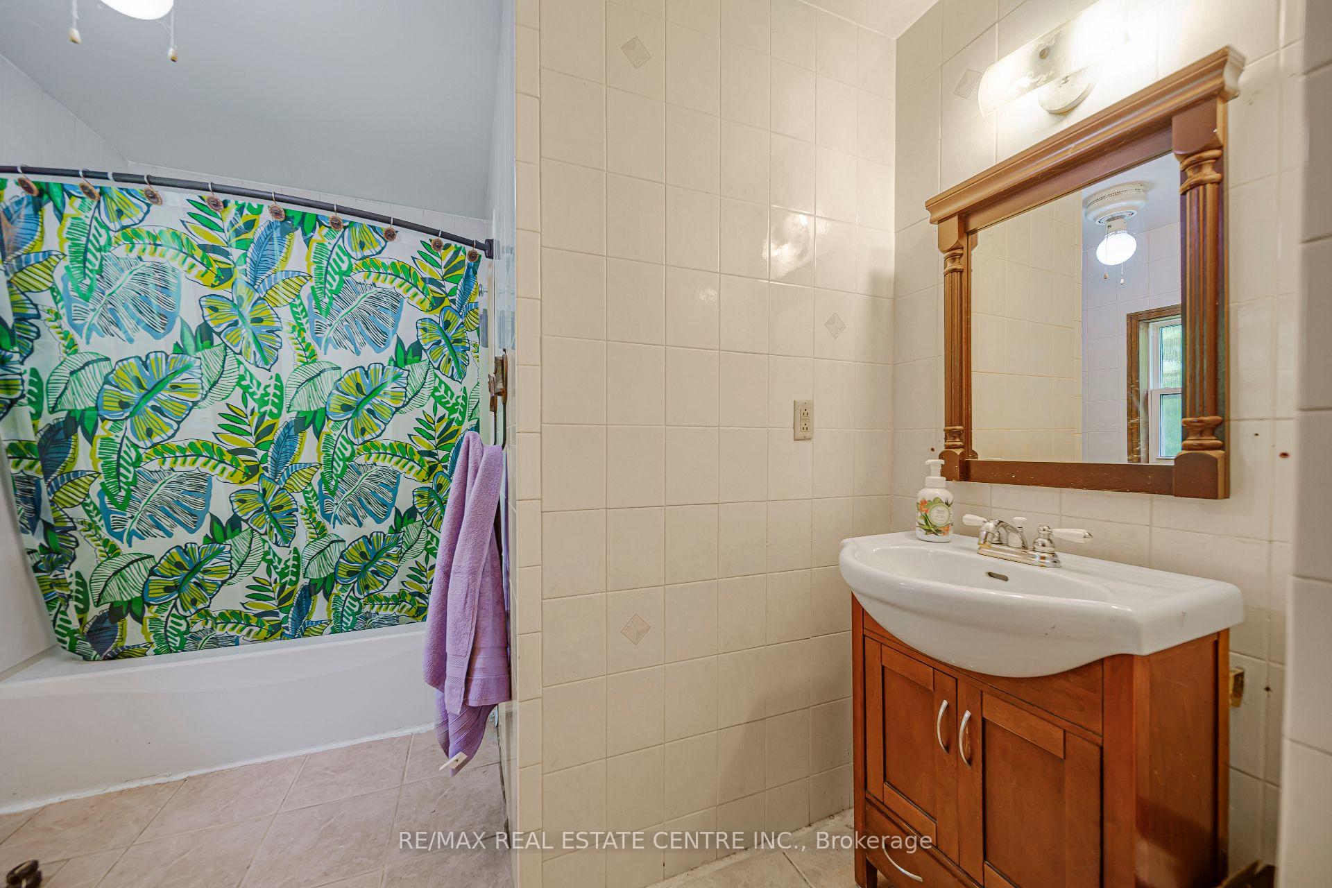 Photo 33 of 1374 5th Concession Road W, Hamilton, Rural Flamborough — HOMEH