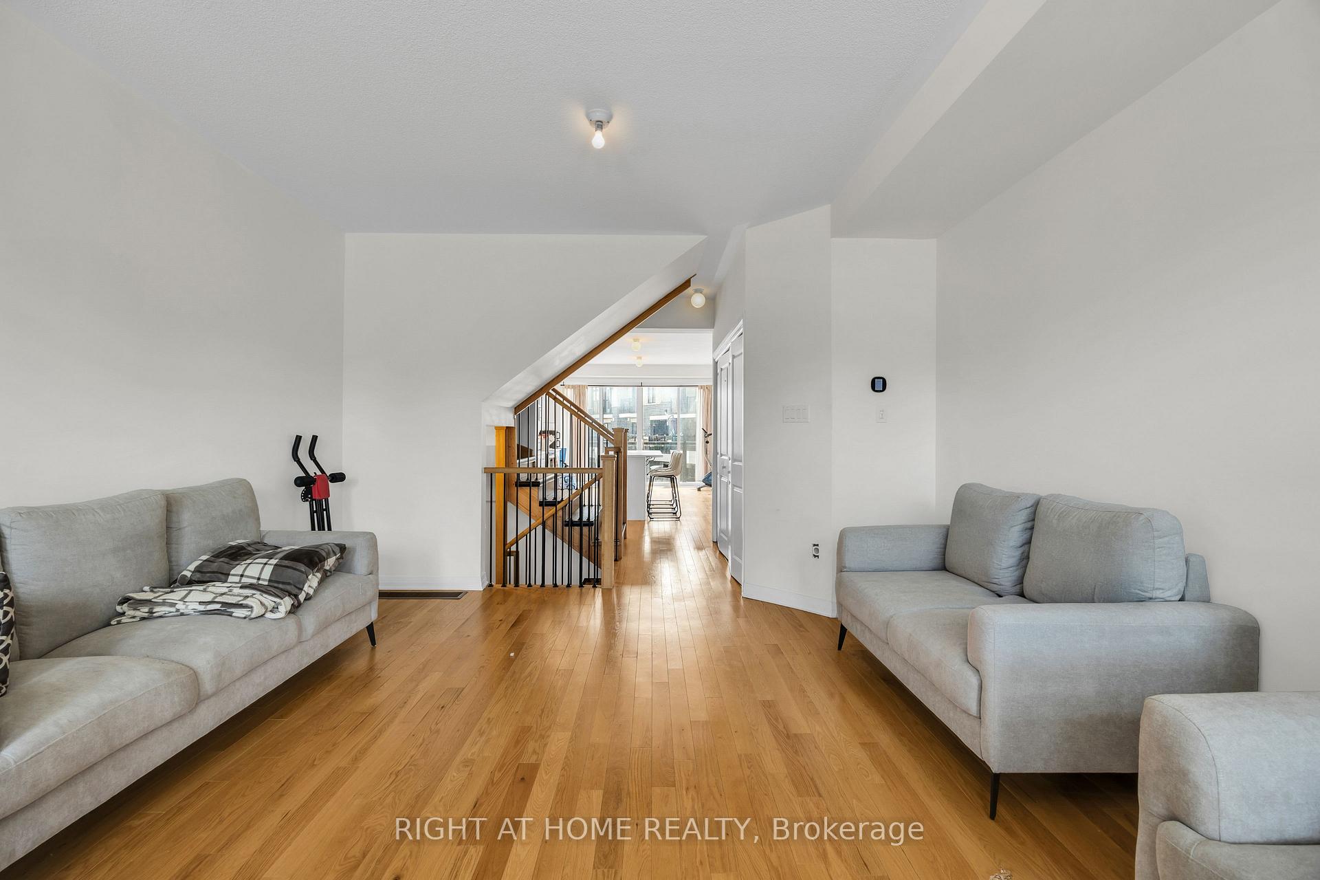 Photo 18 of 1451 Green Road, Clarington, Bowmanville — HOMEH
