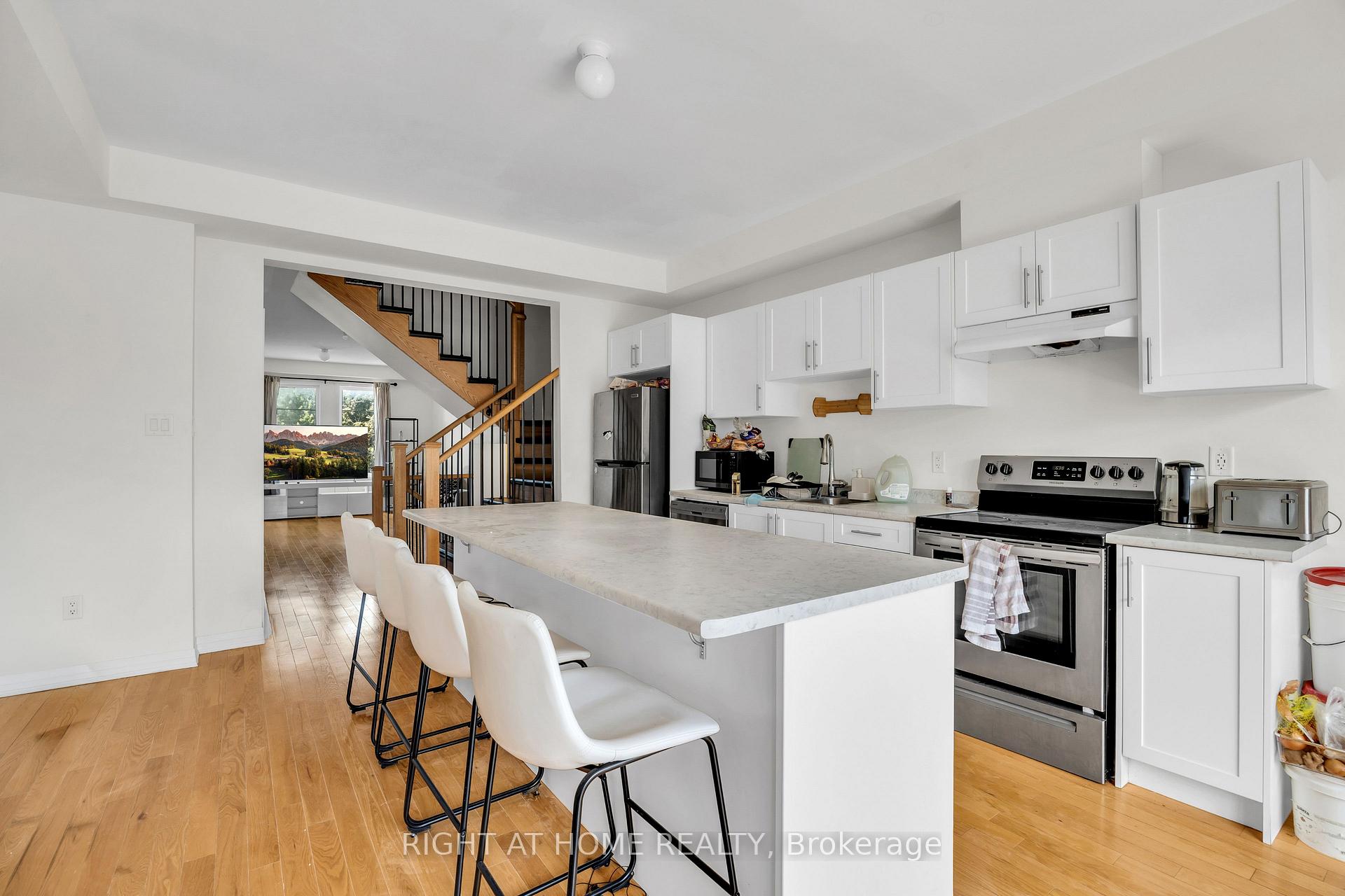 Photo 23 of 1451 Green Road, Clarington, Bowmanville — HOMEH