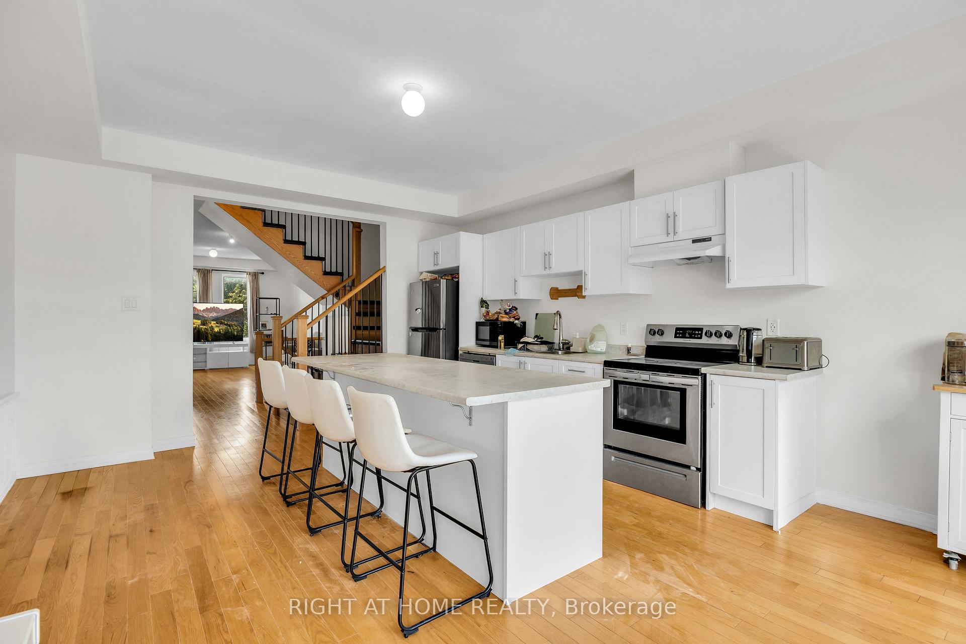 Photo 25 of 1451 Green Road, Clarington, Bowmanville — HOMEH