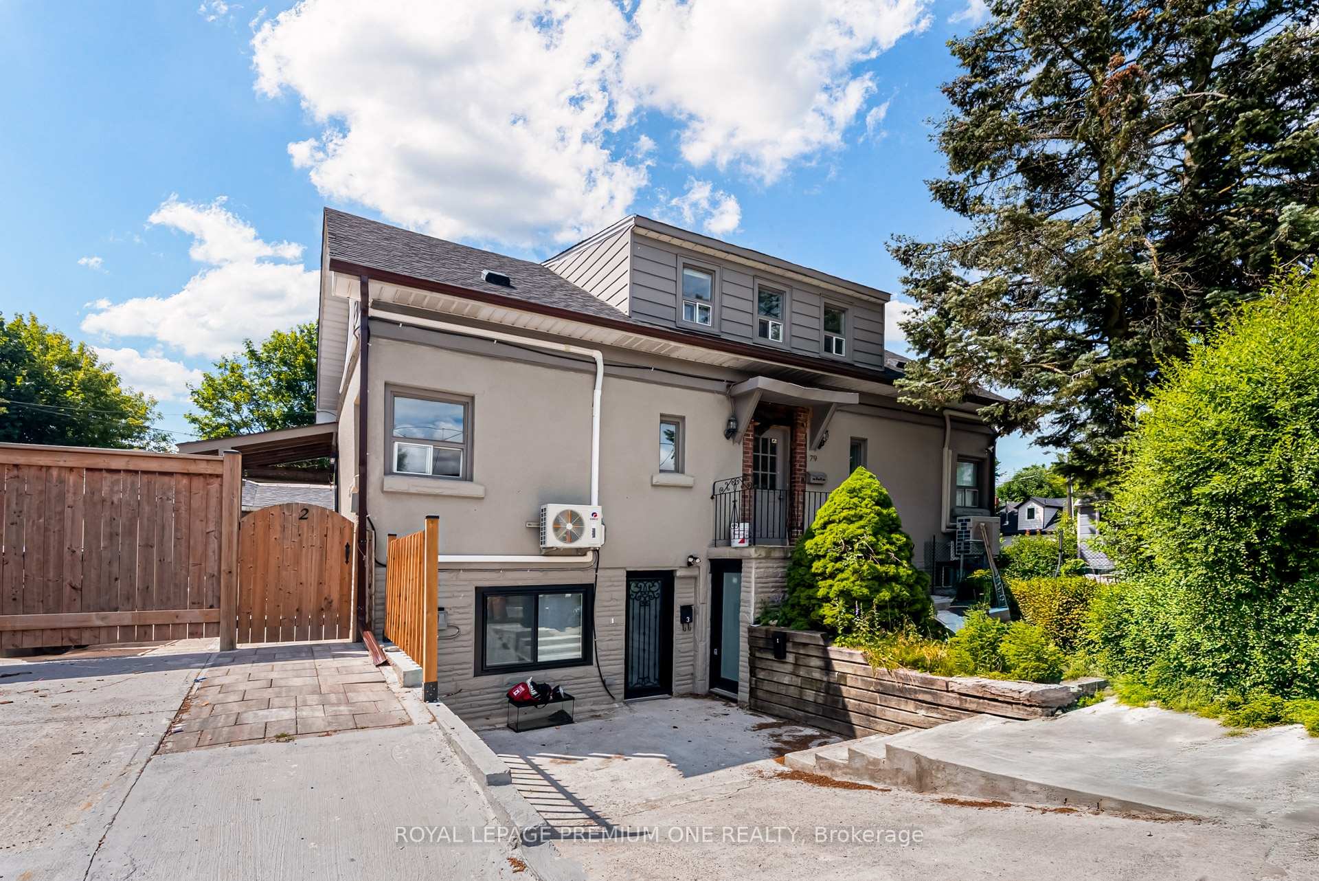 Photo 2 of Unit 2, 79 Twenty Fifth Street, Etobicoke, Long Branch — HOMEH