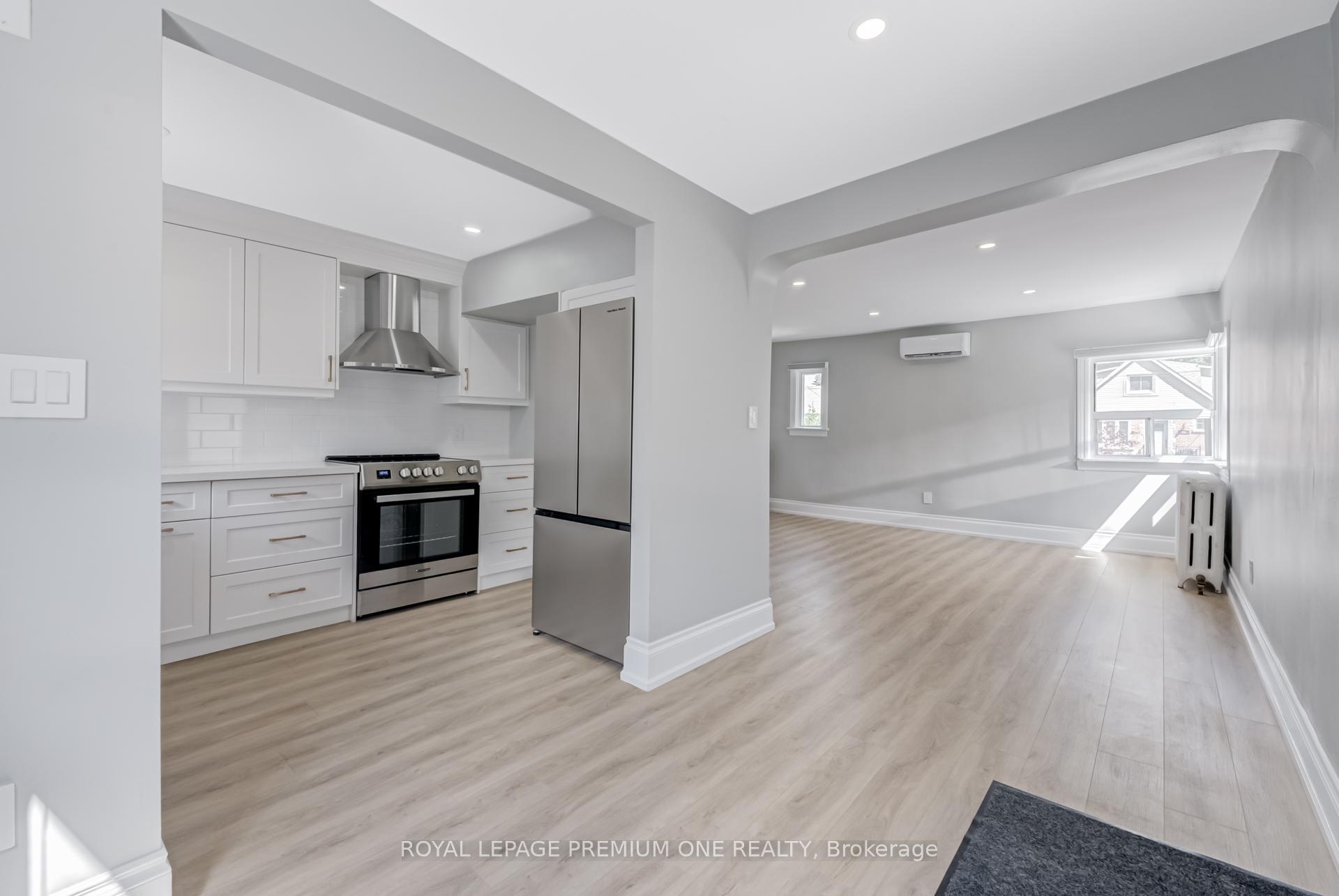 Photo 7 of Unit 2, 79 Twenty Fifth Street, Etobicoke, Long Branch — HOMEH