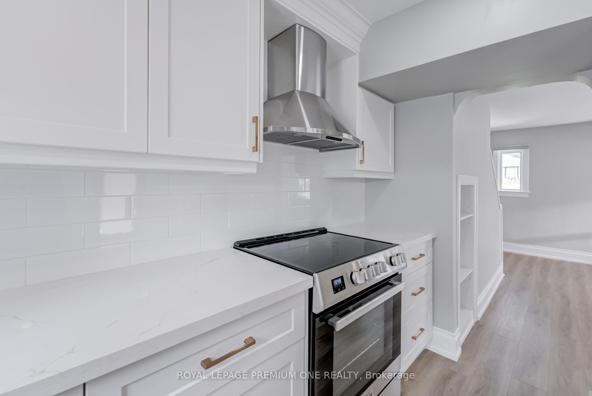 Photo 12 of Unit 2, 79 Twenty Fifth Street, Etobicoke, Long Branch — HOMEH