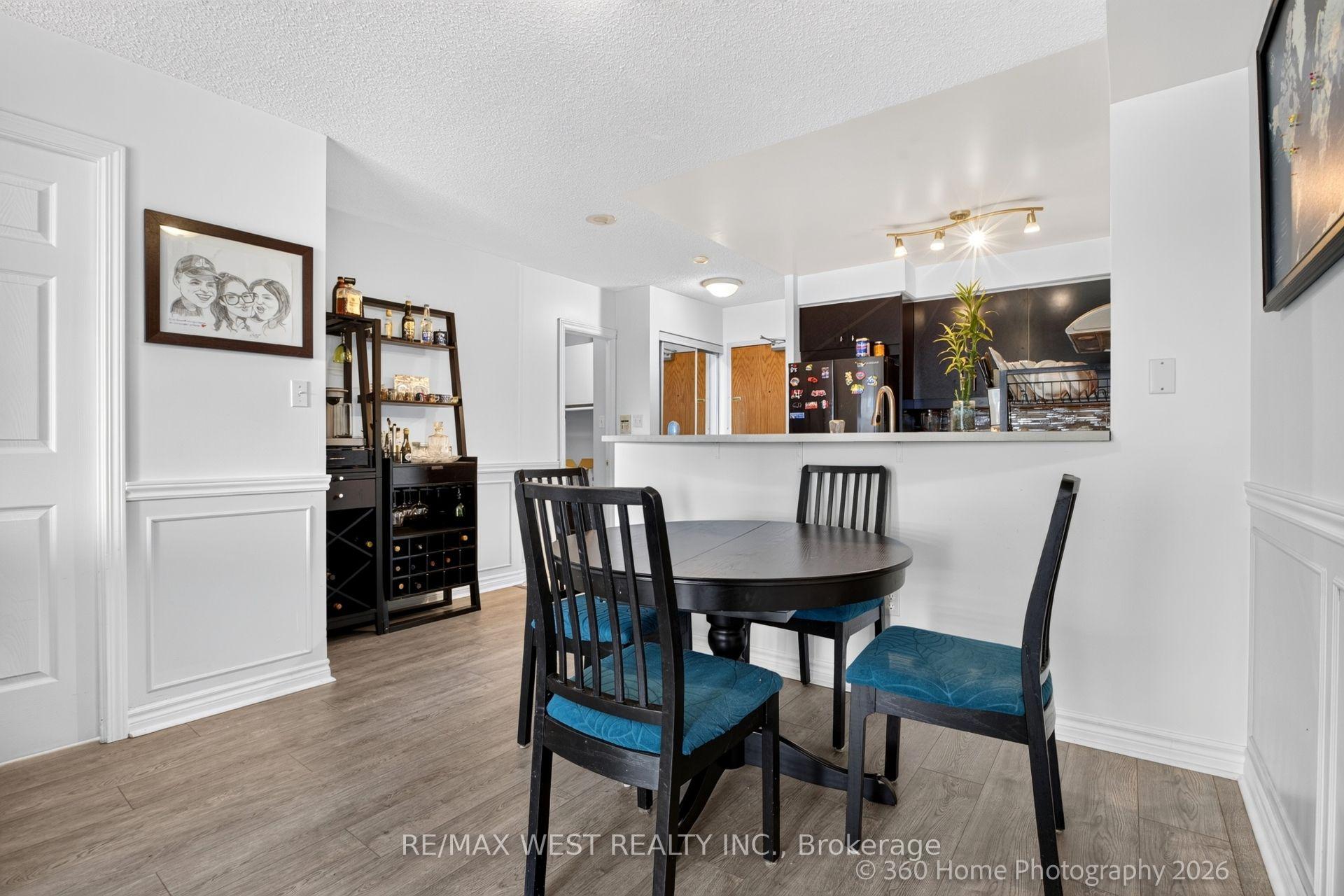 Photo 9 of Unit 706, 7 Lorraine Drive, North York, Willowdale West — HOMEH