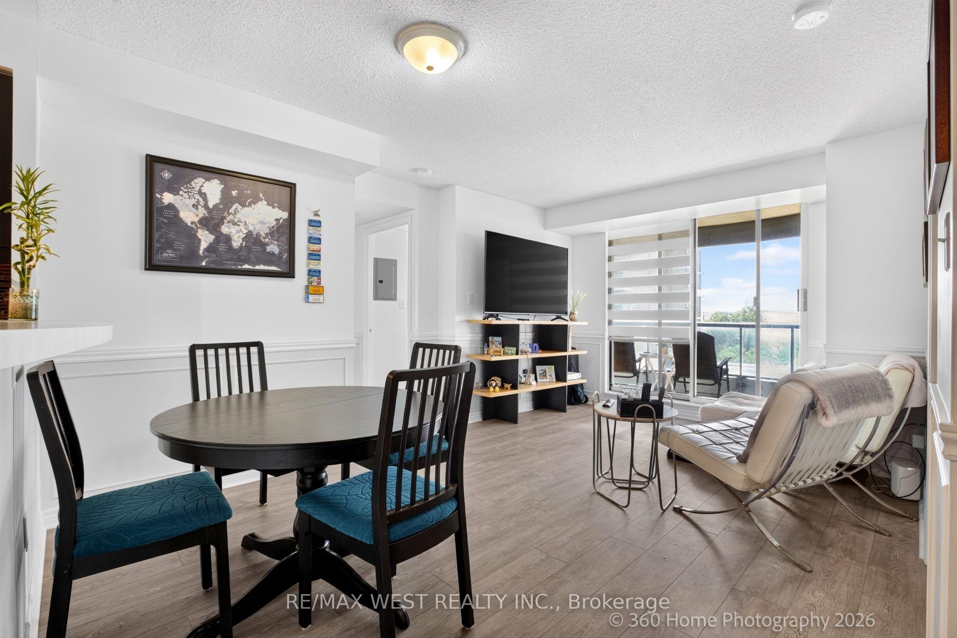 Photo 10 of Unit 706, 7 Lorraine Drive, North York, Willowdale West — HOMEH