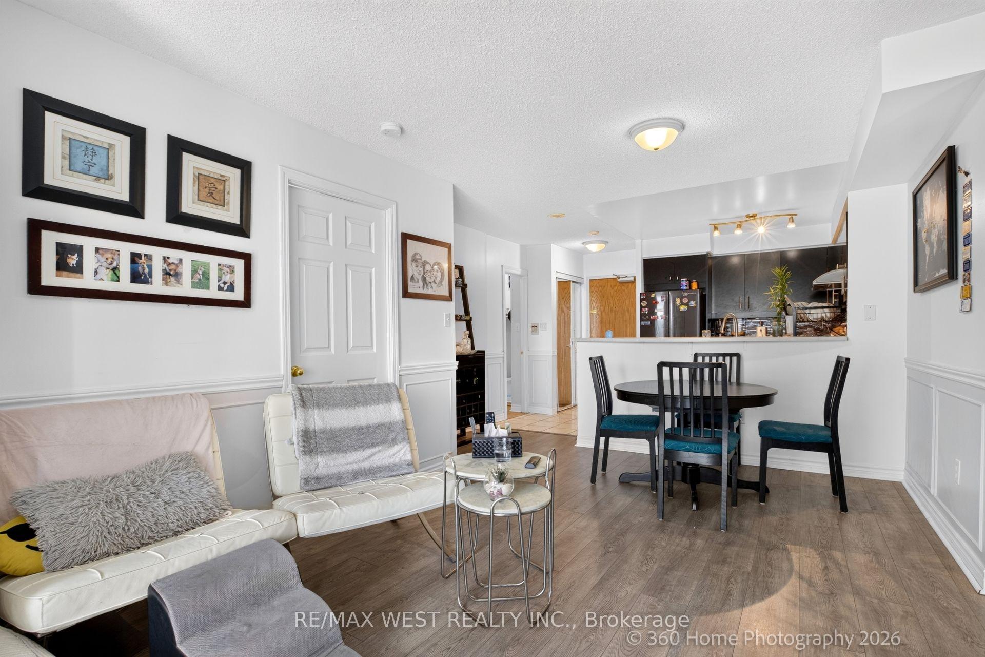 Photo 11 of Unit 706, 7 Lorraine Drive, North York, Willowdale West — HOMEH