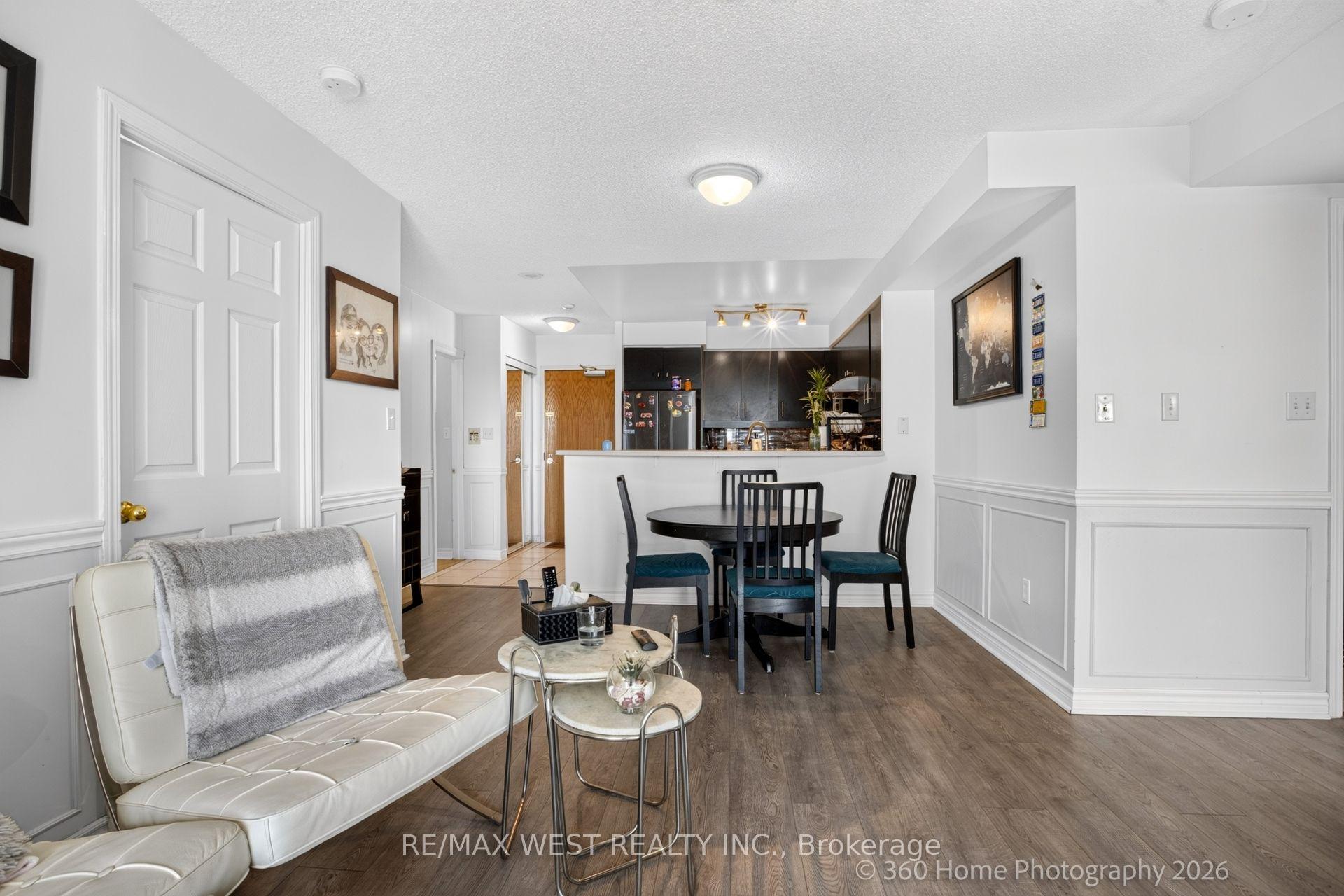 Photo 12 of Unit 706, 7 Lorraine Drive, North York, Willowdale West — HOMEH