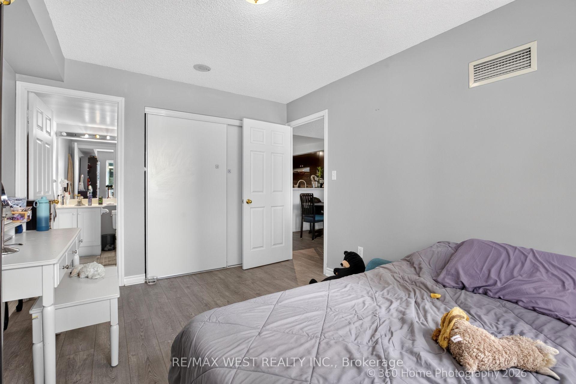 Photo 19 of Unit 706, 7 Lorraine Drive, North York, Willowdale West — HOMEH
