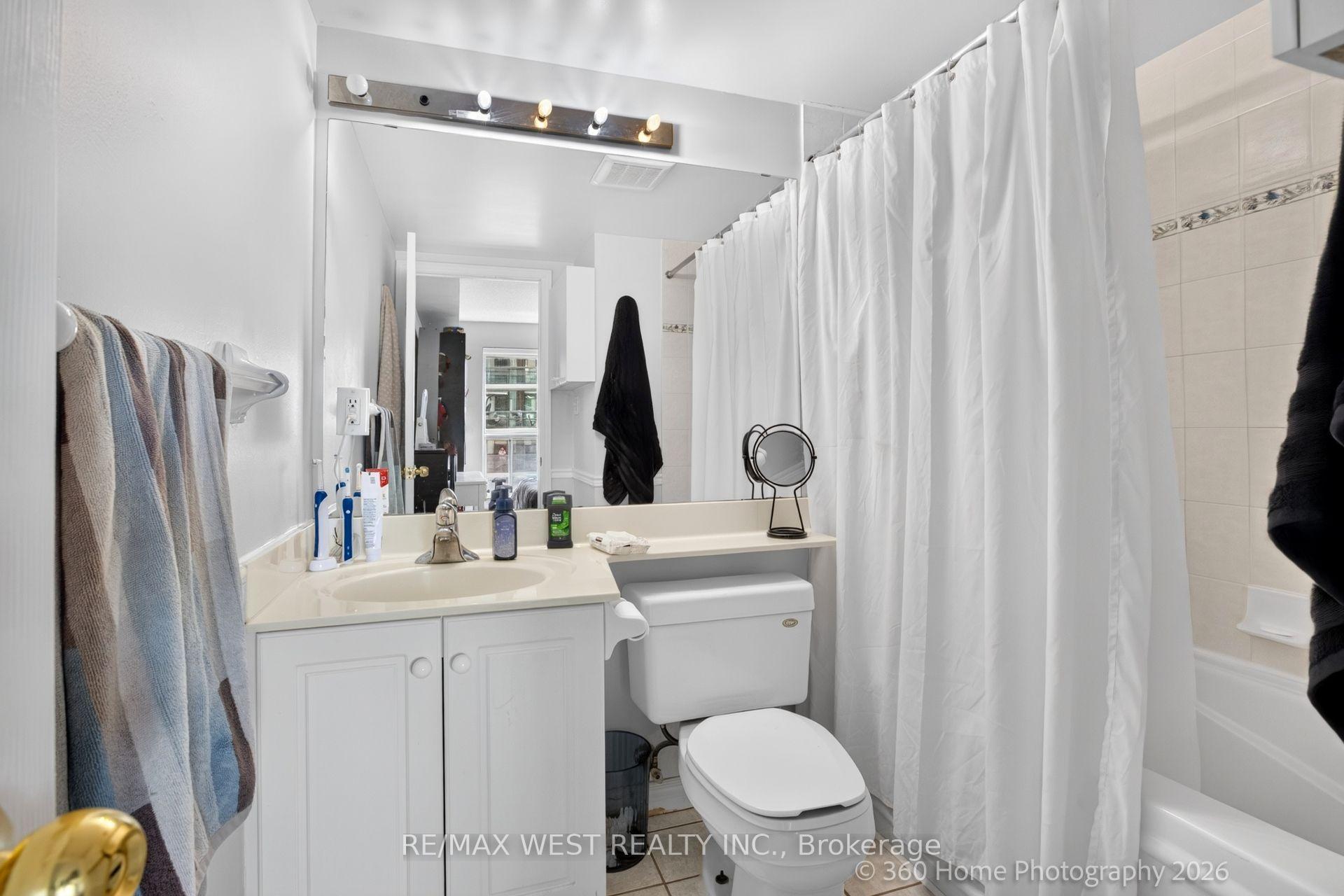 Photo 20 of Unit 706, 7 Lorraine Drive, North York, Willowdale West — HOMEH