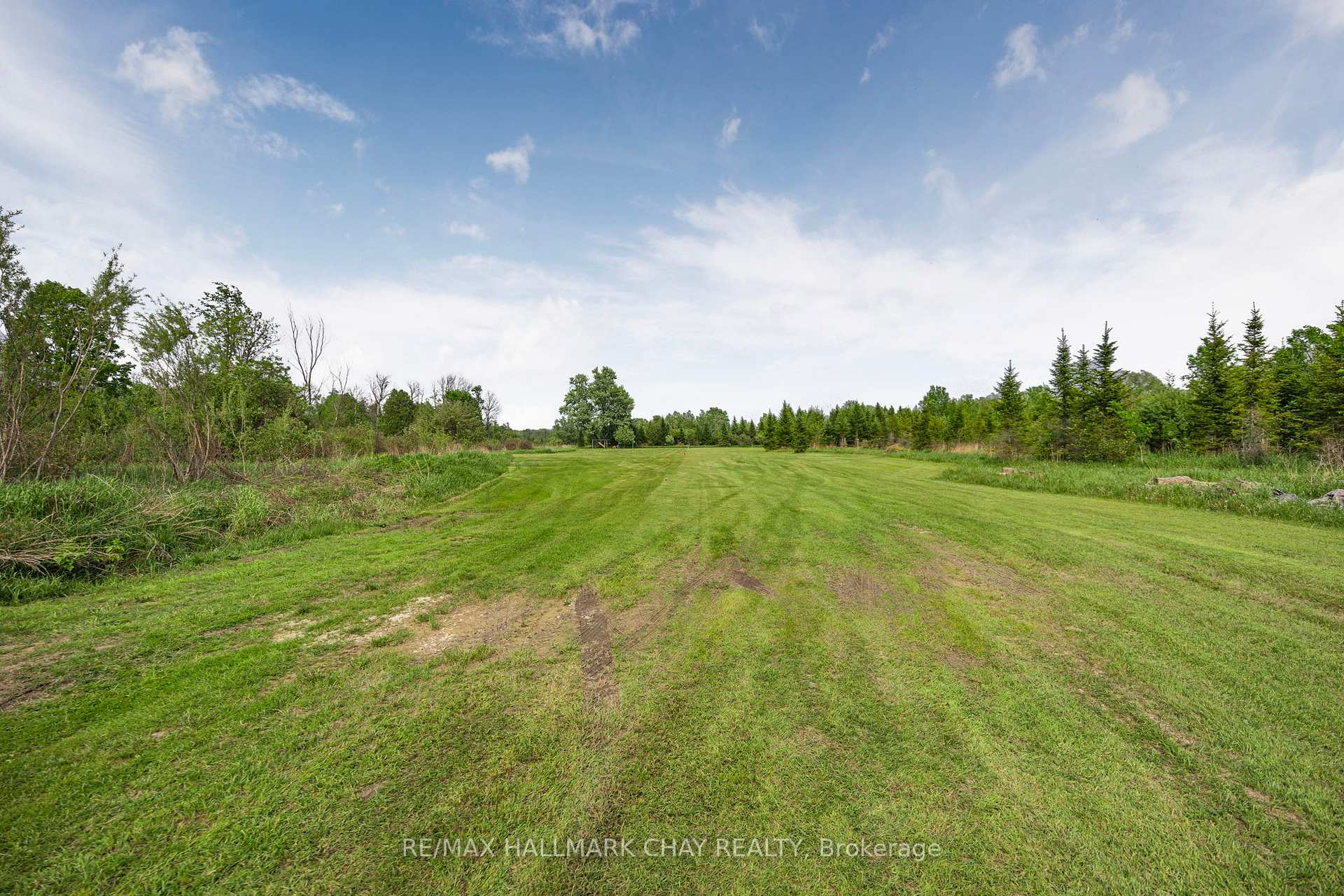 Photo 5 of 9205 McKinnon Road, Essa, Angus — HOMEH