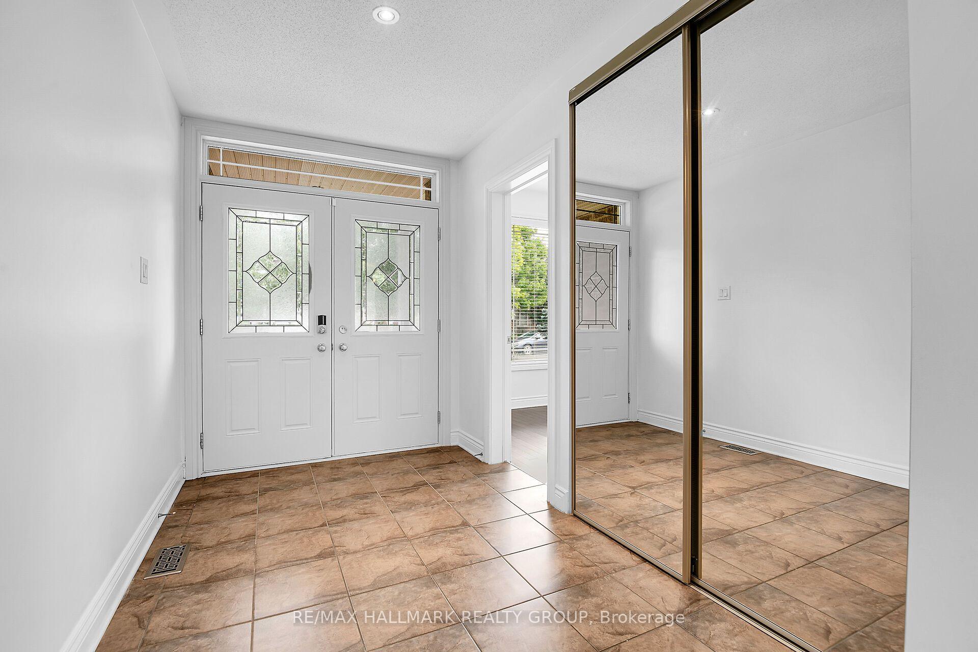 Photo 4 of 155 Whernside Terrace, Ottawa, Kanata - Morgan's Grant/South March — HOMEH