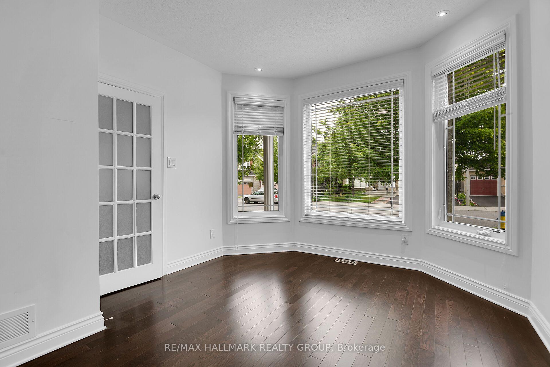 Photo 5 of 155 Whernside Terrace, Ottawa, Kanata - Morgan's Grant/South March — HOMEH