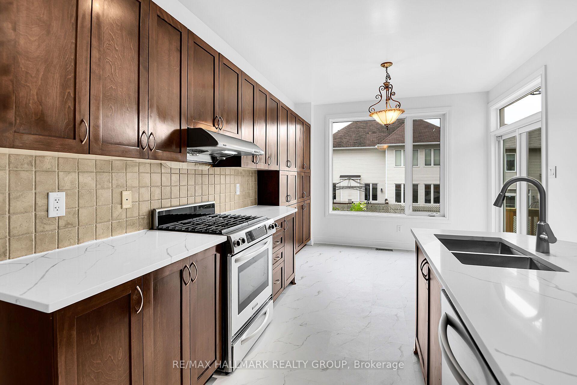 Photo 18 of 155 Whernside Terrace, Ottawa, Kanata - Morgan's Grant/South March — HOMEH
