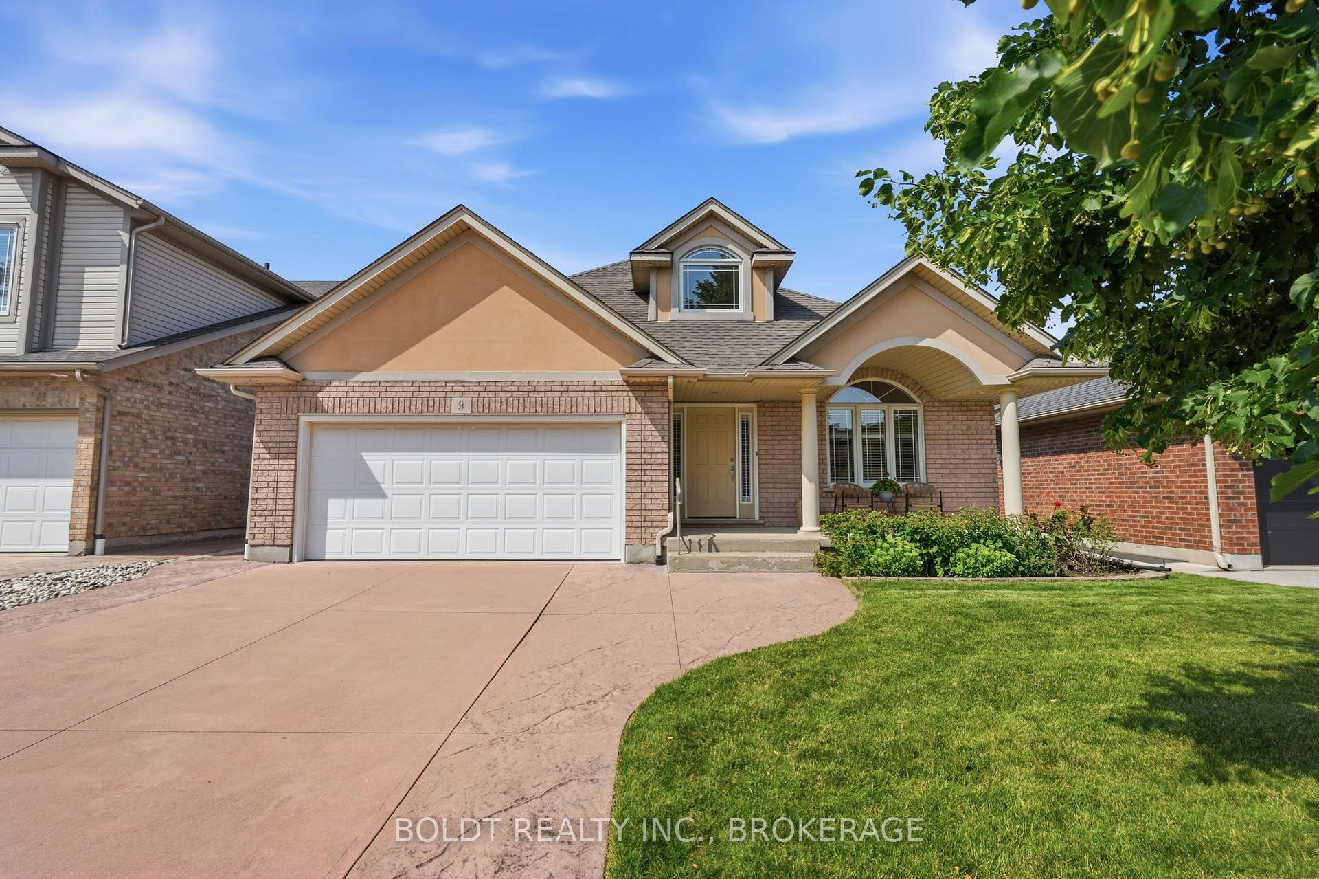 Photo 1 of 9 Nicholas Drive, St. Catharines, Rykert/Vansickle — HOMEH