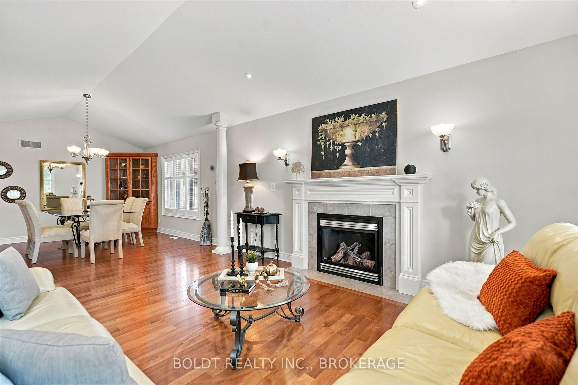 Photo 12 of 9 Nicholas Drive, St. Catharines, Rykert/Vansickle — HOMEH