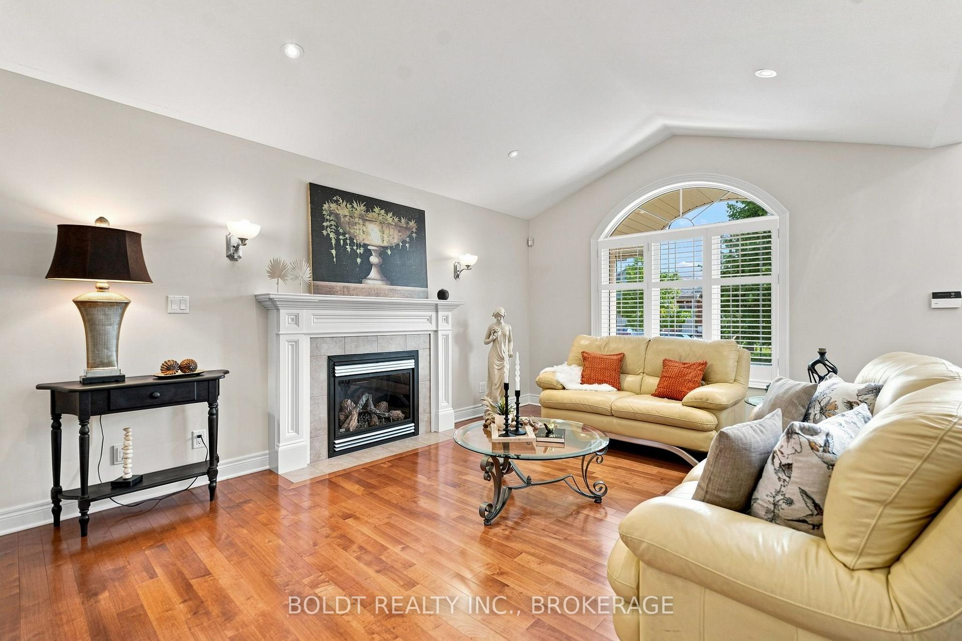 Photo 13 of 9 Nicholas Drive, St. Catharines, Rykert/Vansickle — HOMEH