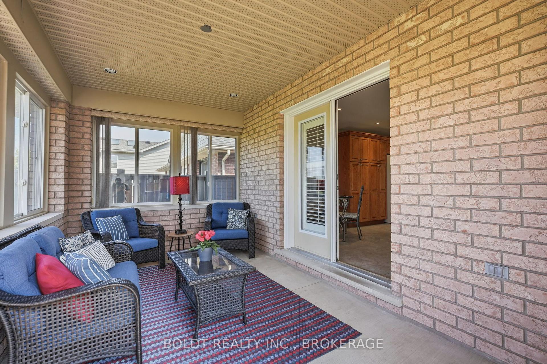 Photo 27 of 9 Nicholas Drive, St. Catharines, Rykert/Vansickle — HOMEH