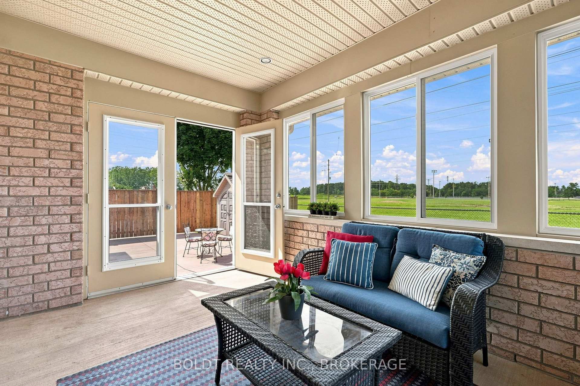 Photo 28 of 9 Nicholas Drive, St. Catharines, Rykert/Vansickle — HOMEH
