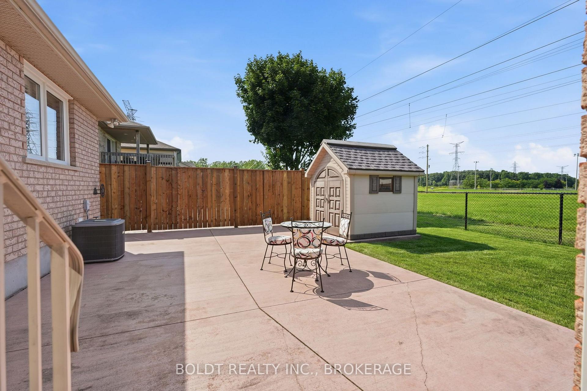 Photo 29 of 9 Nicholas Drive, St. Catharines, Rykert/Vansickle — HOMEH