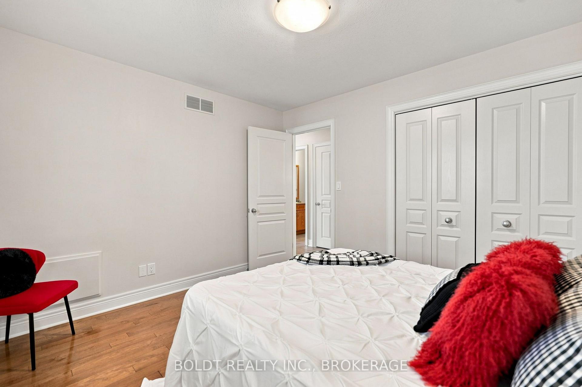 Photo 36 of 9 Nicholas Drive, St. Catharines, Rykert/Vansickle — HOMEH