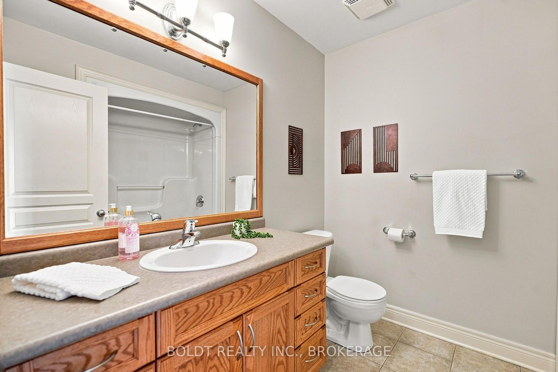 Photo 37 of 9 Nicholas Drive, St. Catharines, Rykert/Vansickle — HOMEH