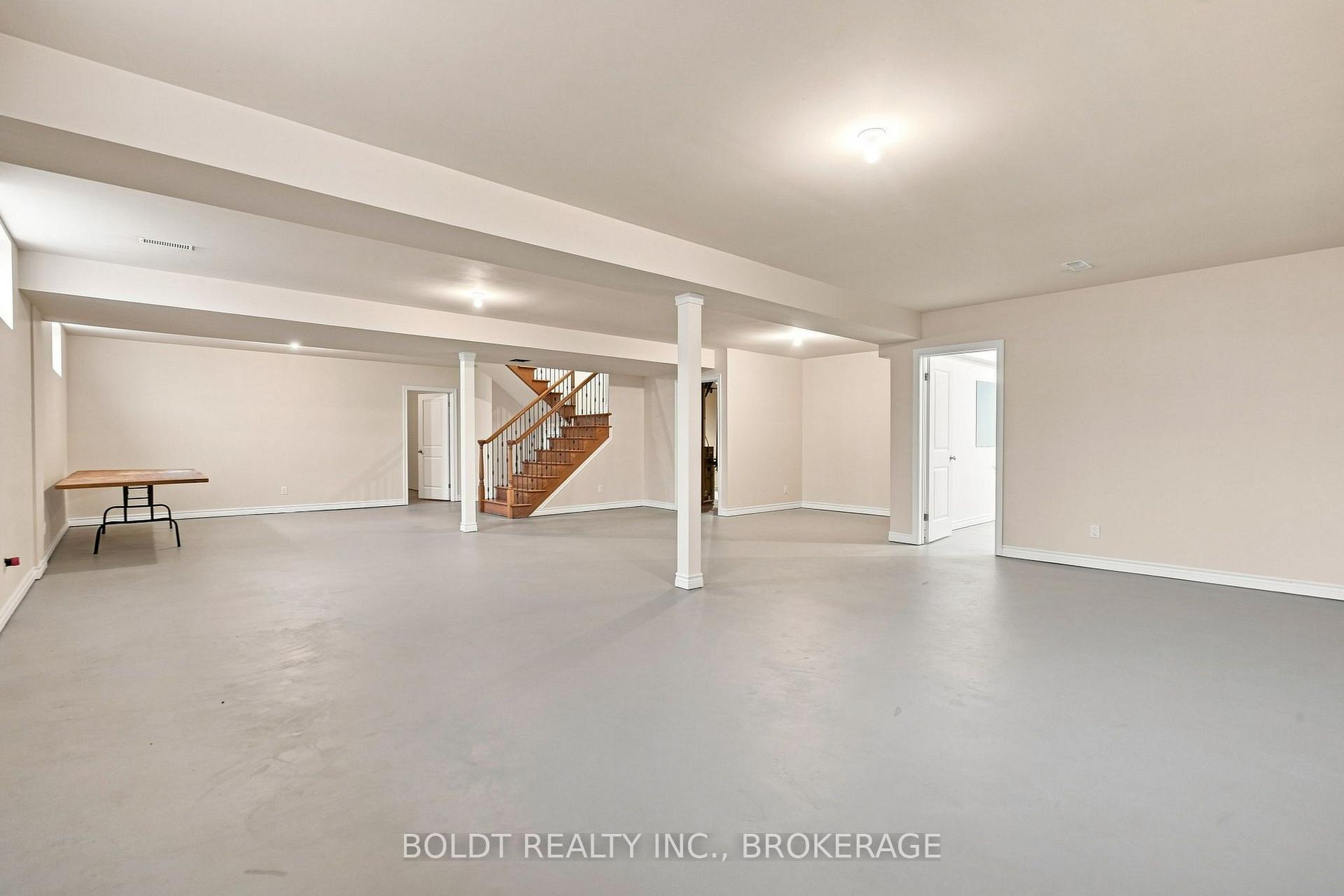 Photo 39 of 9 Nicholas Drive, St. Catharines, Rykert/Vansickle — HOMEH