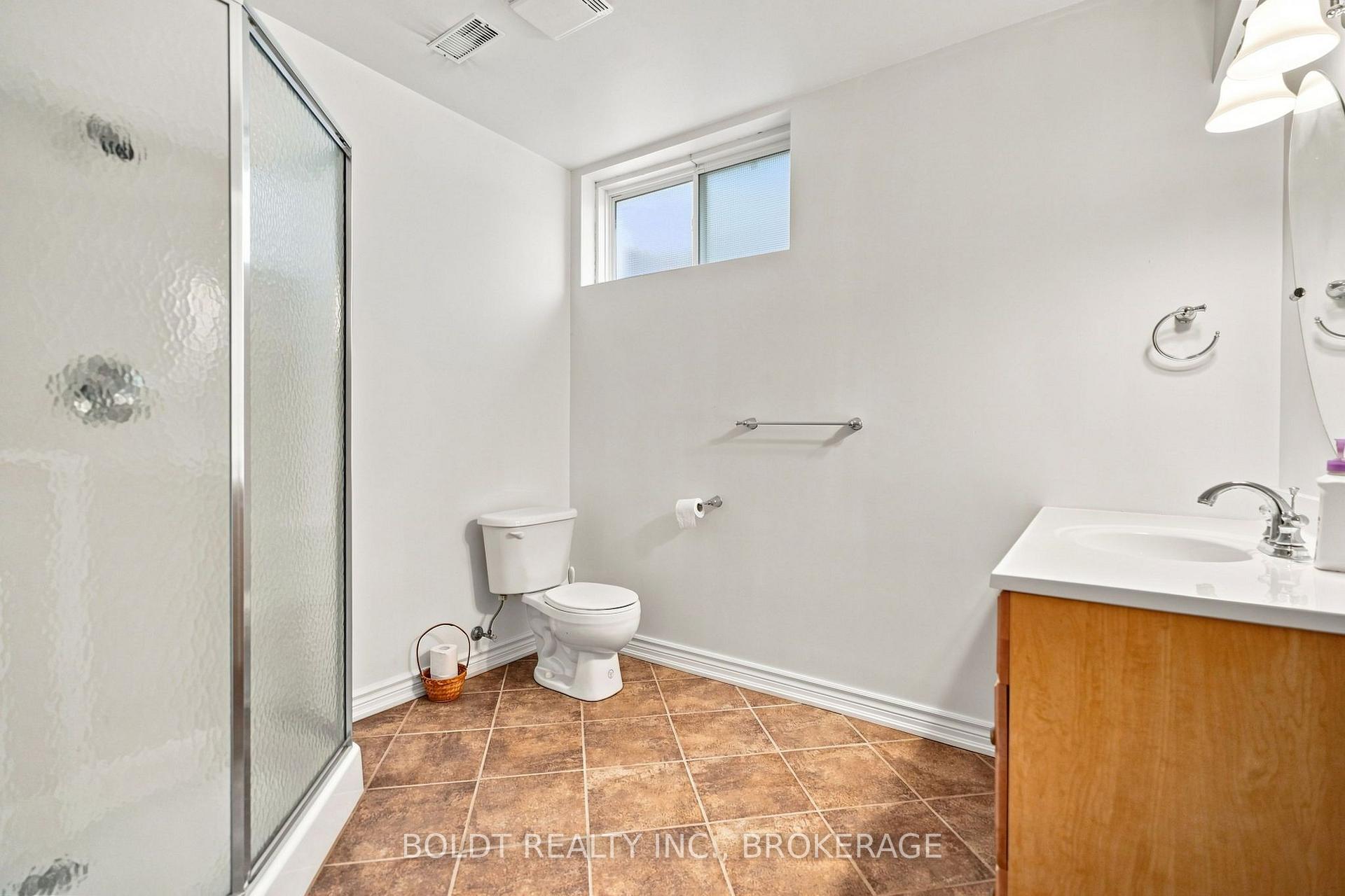 Photo 41 of 9 Nicholas Drive, St. Catharines, Rykert/Vansickle — HOMEH